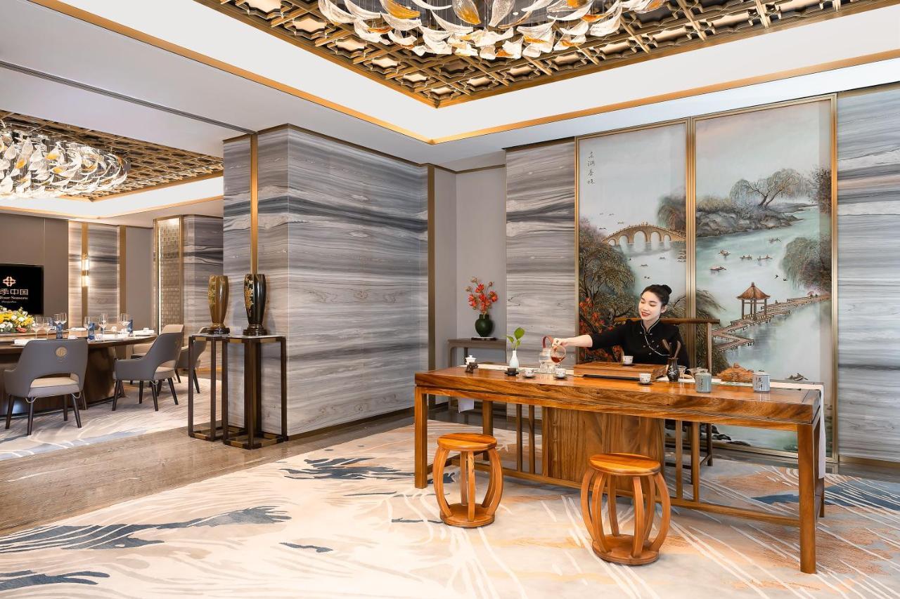 Hotel China - Subway Direct To Pazhou Exhibition Center, Free Shuttle During Fair & Exhibitor Registration Counter