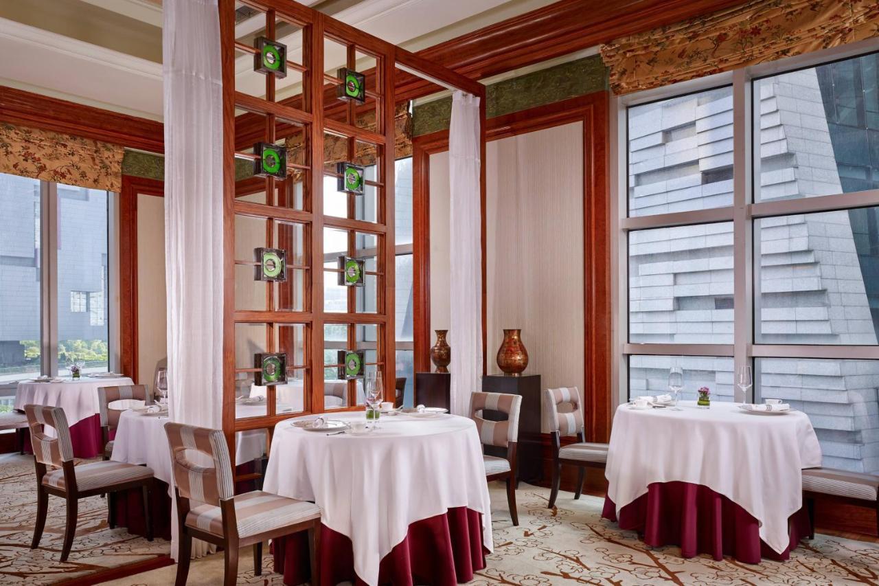The Ritz-carlton,