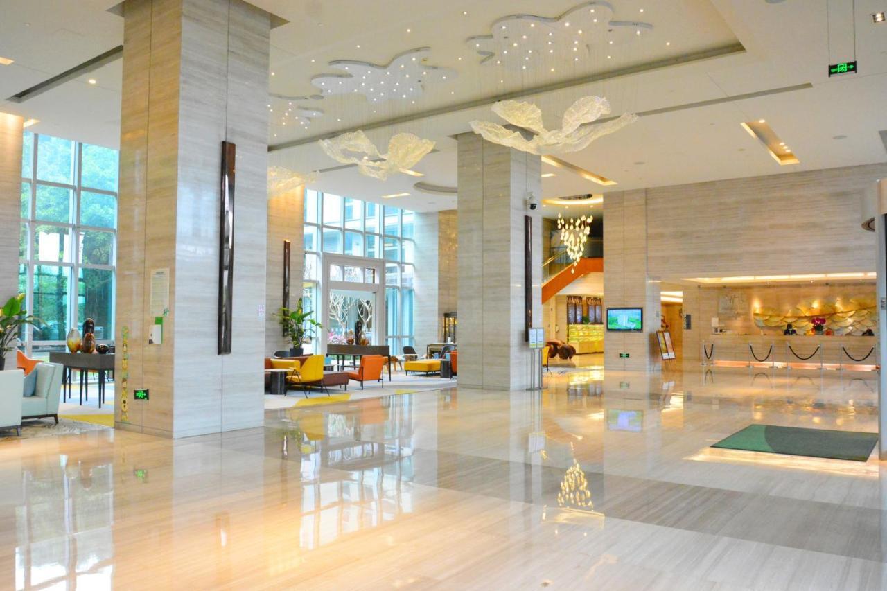 Hotel Junluxe Science City-free Shuttle Bus Service To Fair Guangzhou