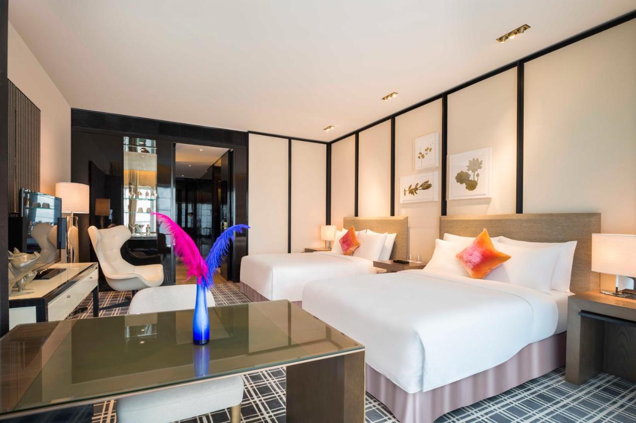 W Hotel 5*