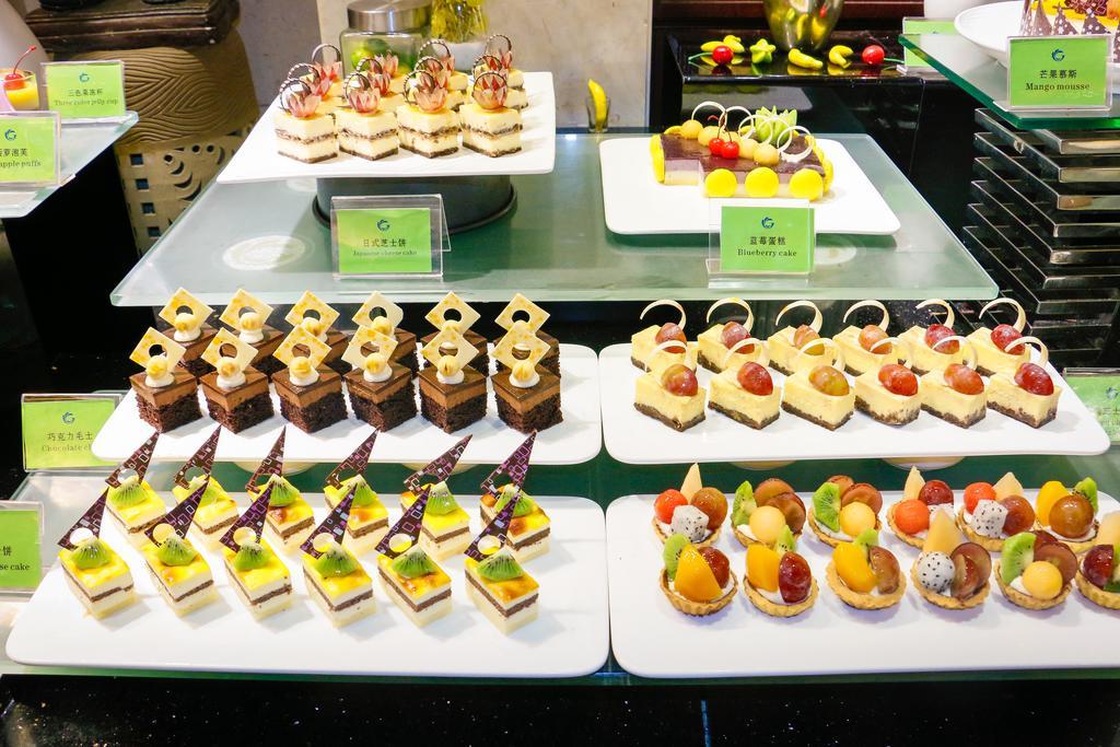 Hotel The Royal Marina Plaza 5*
