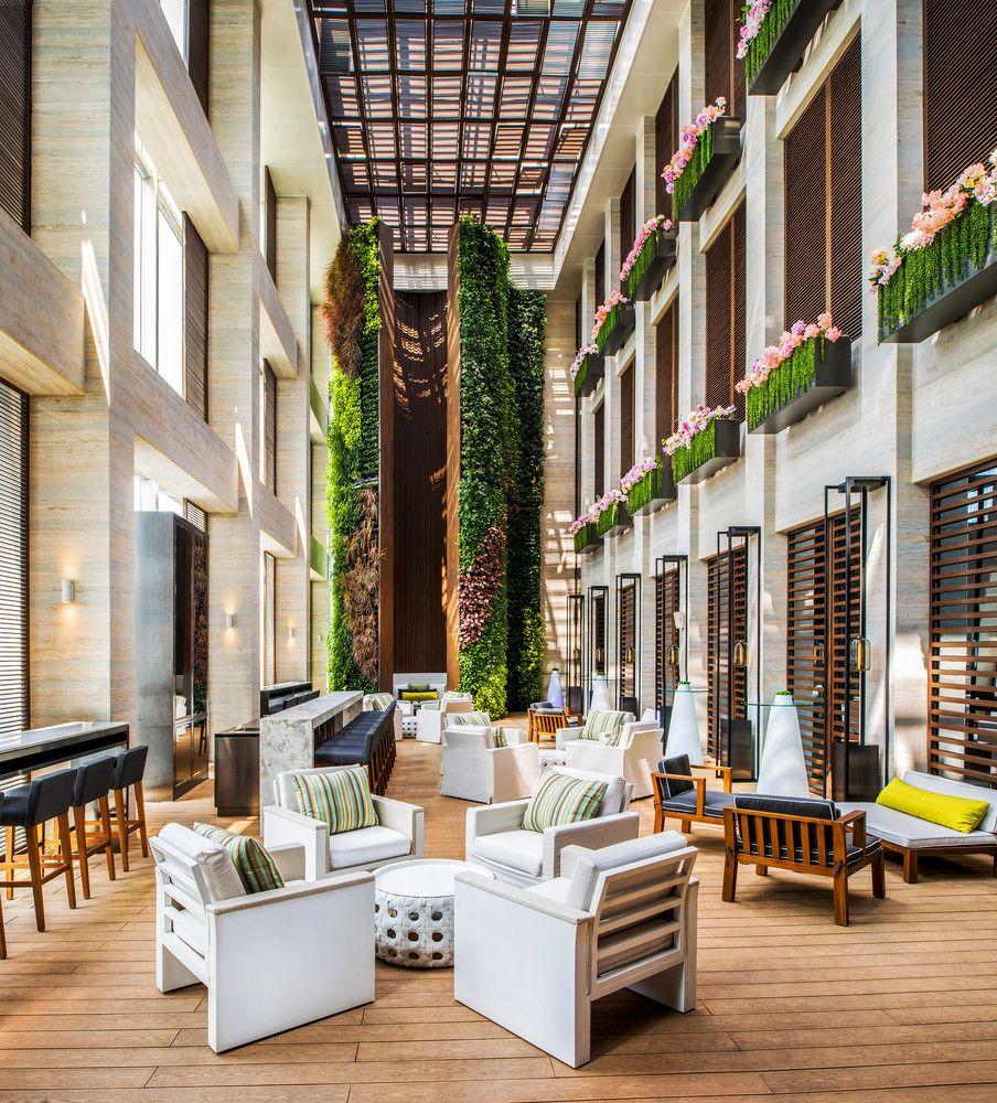 W Hotel 5*