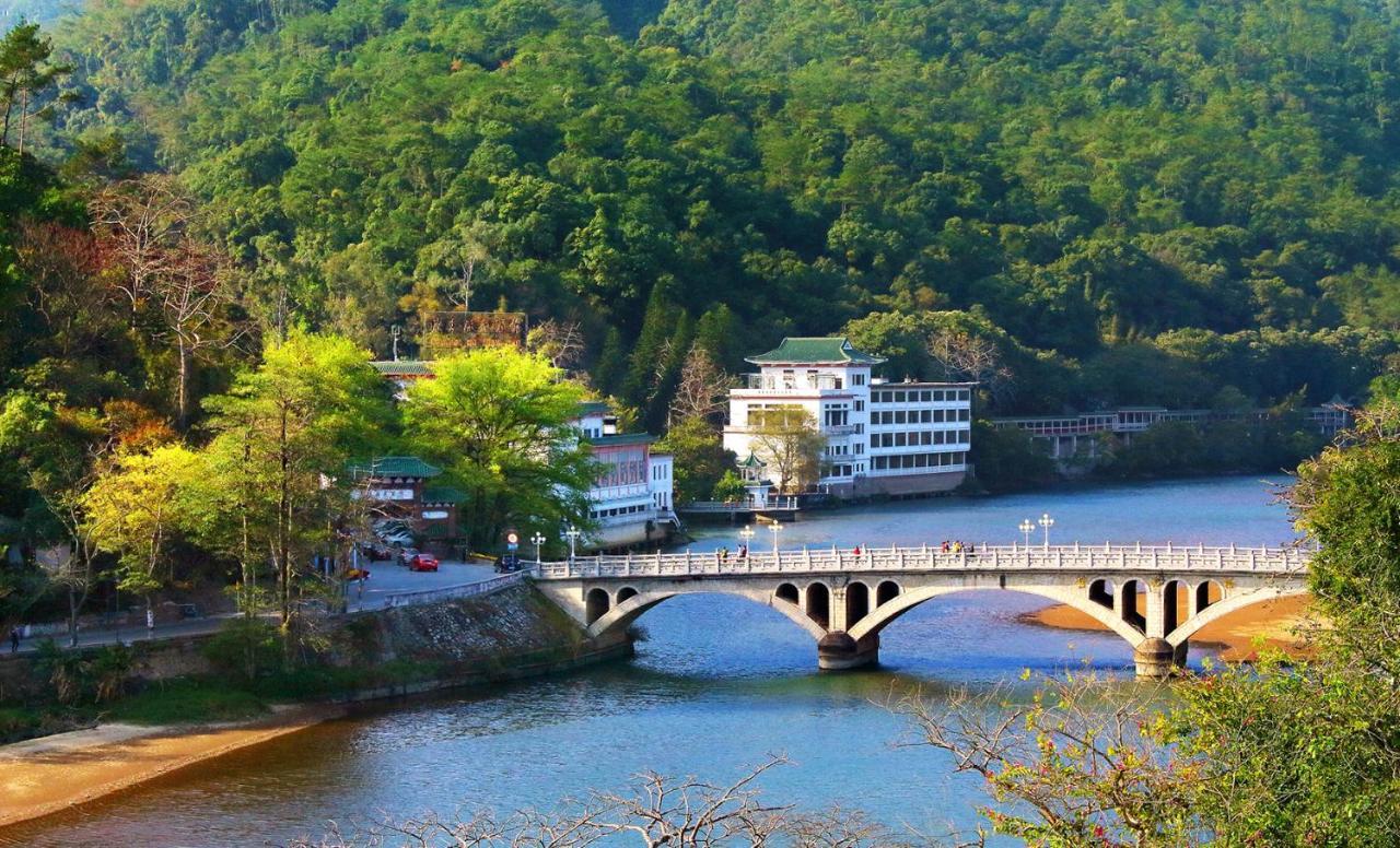Guangdong Hot Spring Hotel 4*