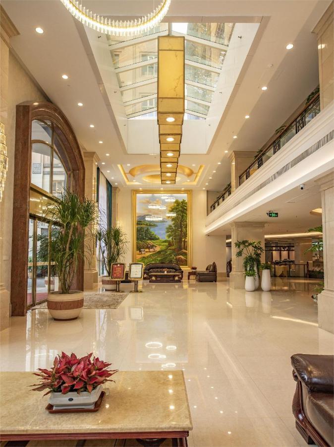 Hotel Junyue 3*