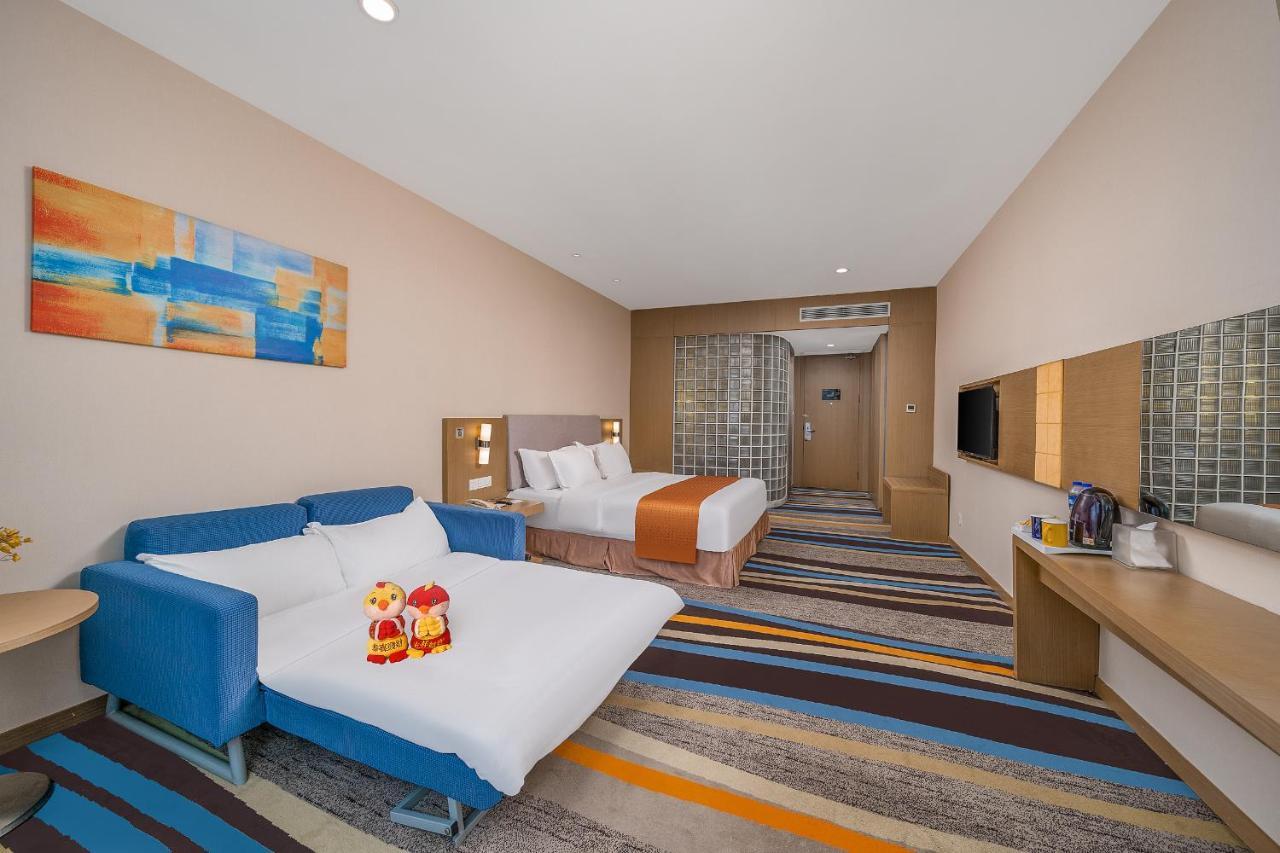 Guangzhou Baiyun Airport Rejoice By Argyle Hotel Rehe Metro Exit B --Free Shuttle Bus Is Provided During The 137Th Canton Fair Guangzhou