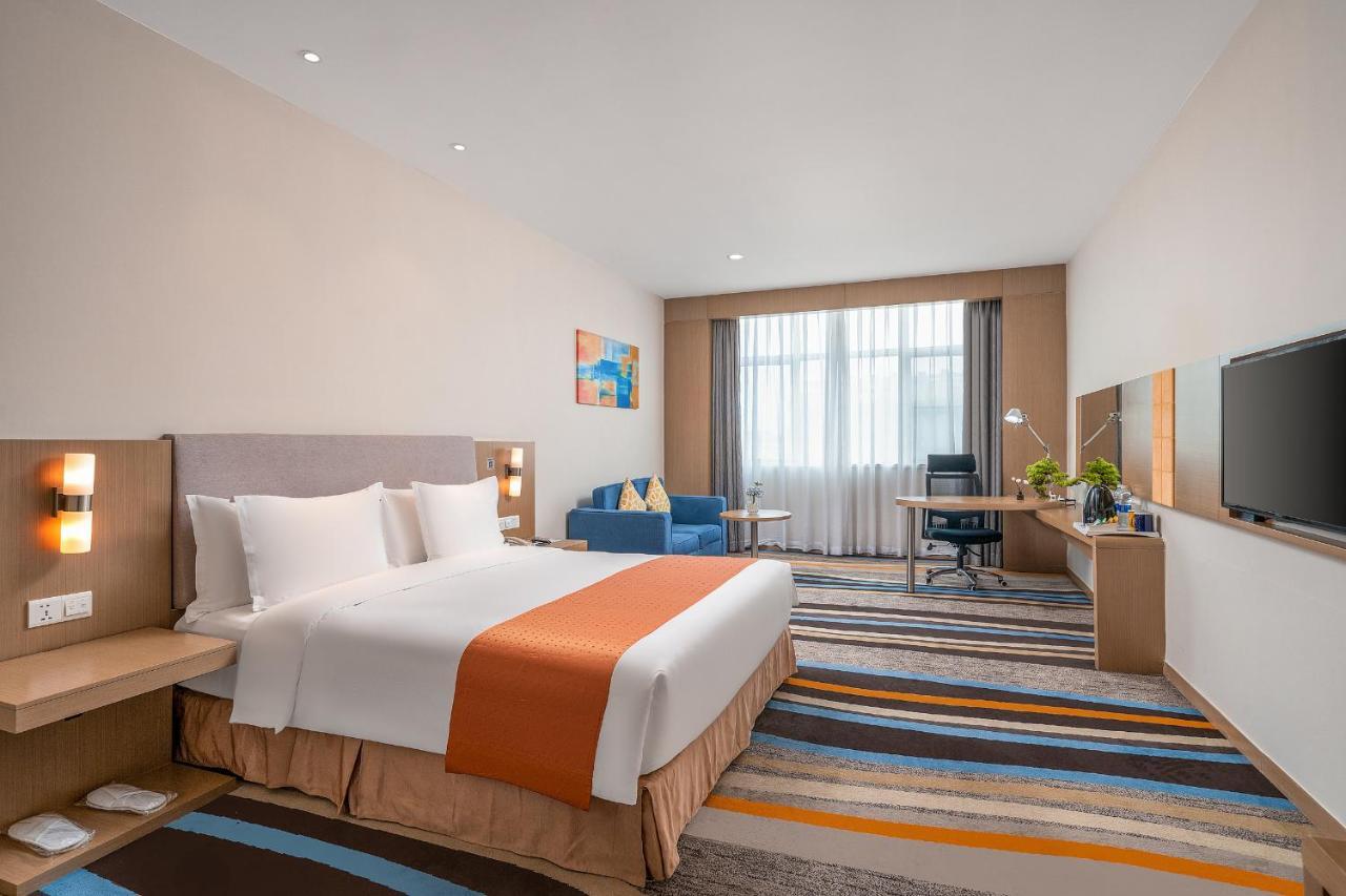 Hotel Guangzhou Baiyun Airport Rejoice By Argyle Hotel Rehe Metro Exit B --Free Shuttle Bus Is Provided During The 137Th Canton Fair 5*
