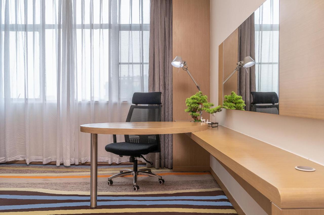 Guangzhou Baiyun Airport Rejoice By Argyle Hotel Rehe Metro Exit B --Free Shuttle Bus Is Provided During The 137Th Canton Fair Hotel Guangzhou