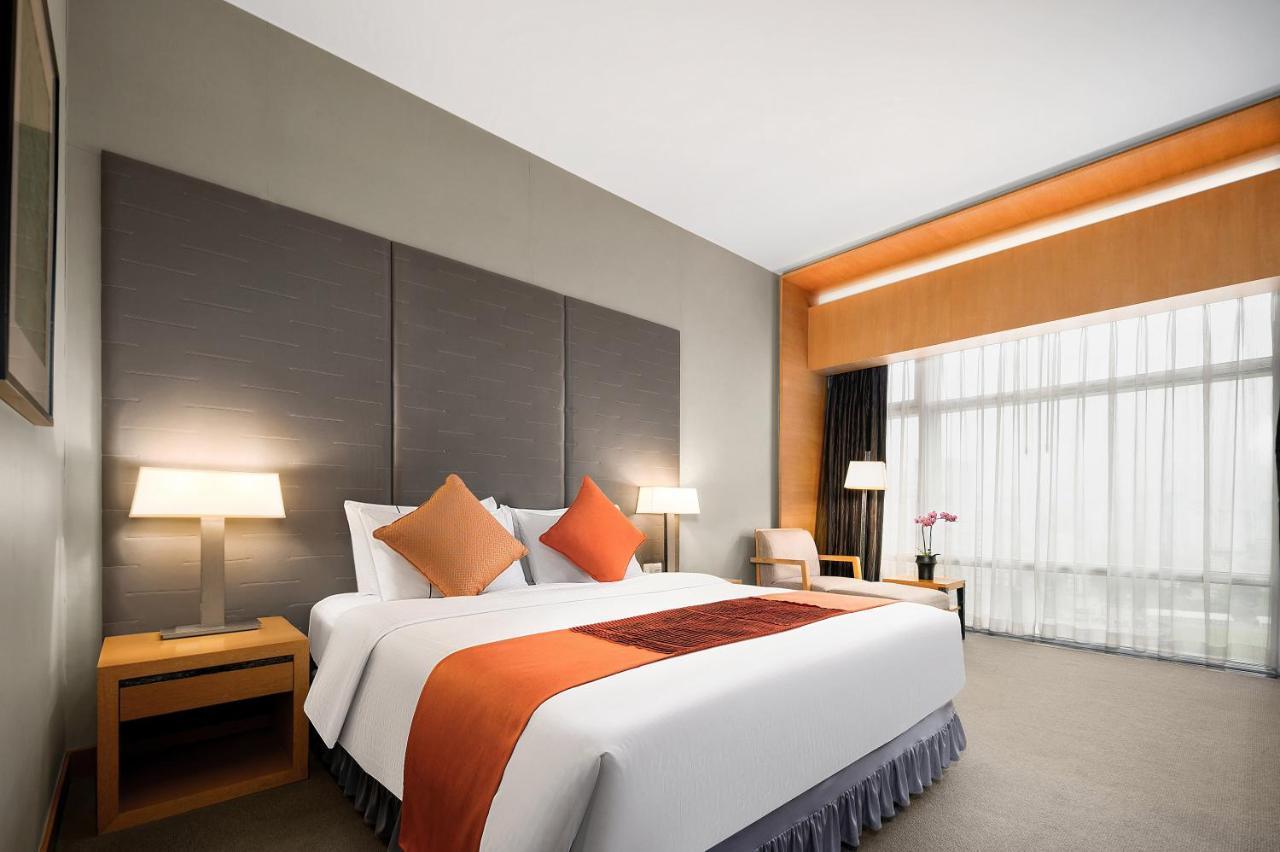 Jianguo Hotel 5*