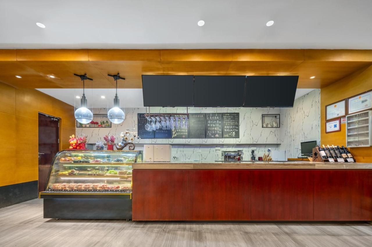 Hotel Ausotel Smart Baiyun Airport: Fair Support & Free Shuttle Guangzhou