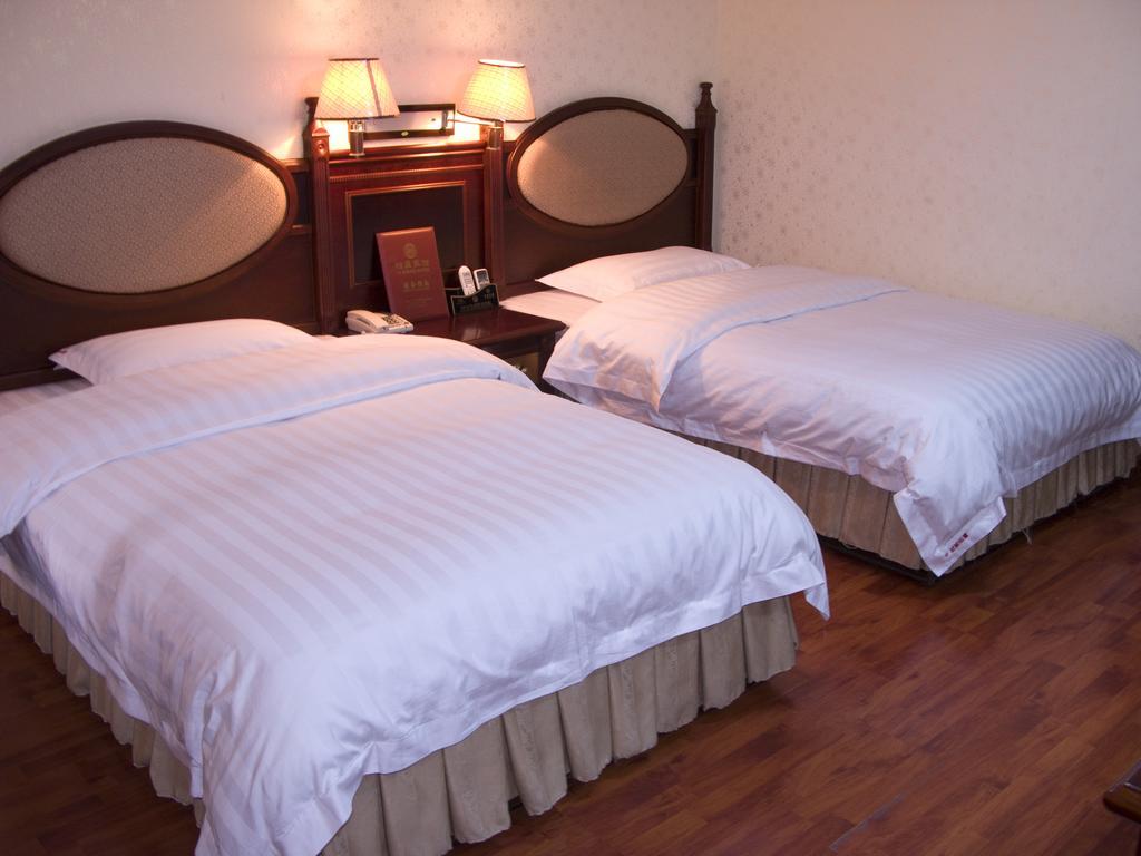 Jiayi Hotel 2*