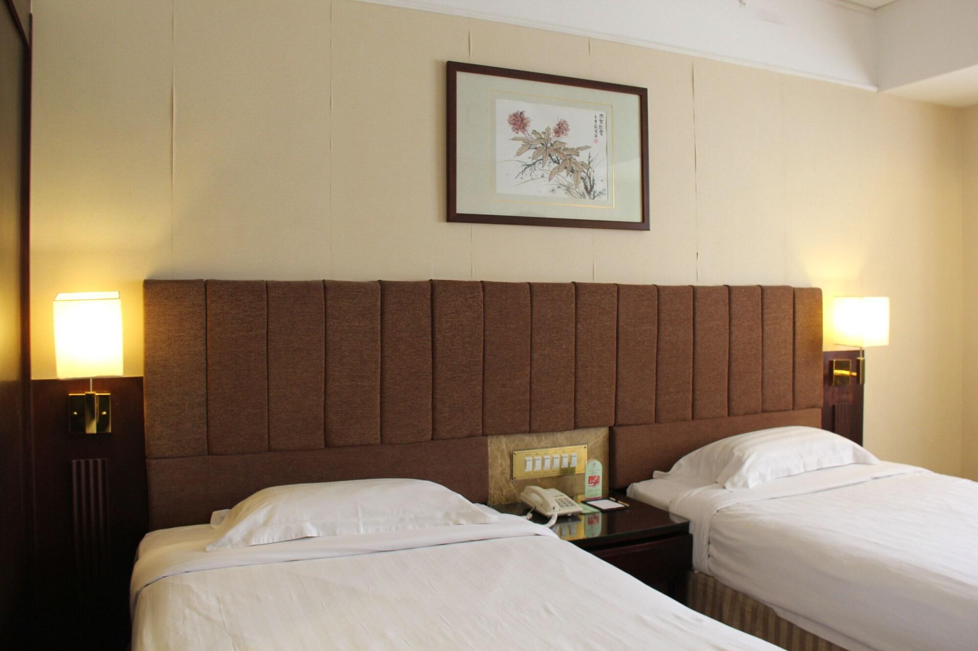 Hotel Guangyong Lido 3*
