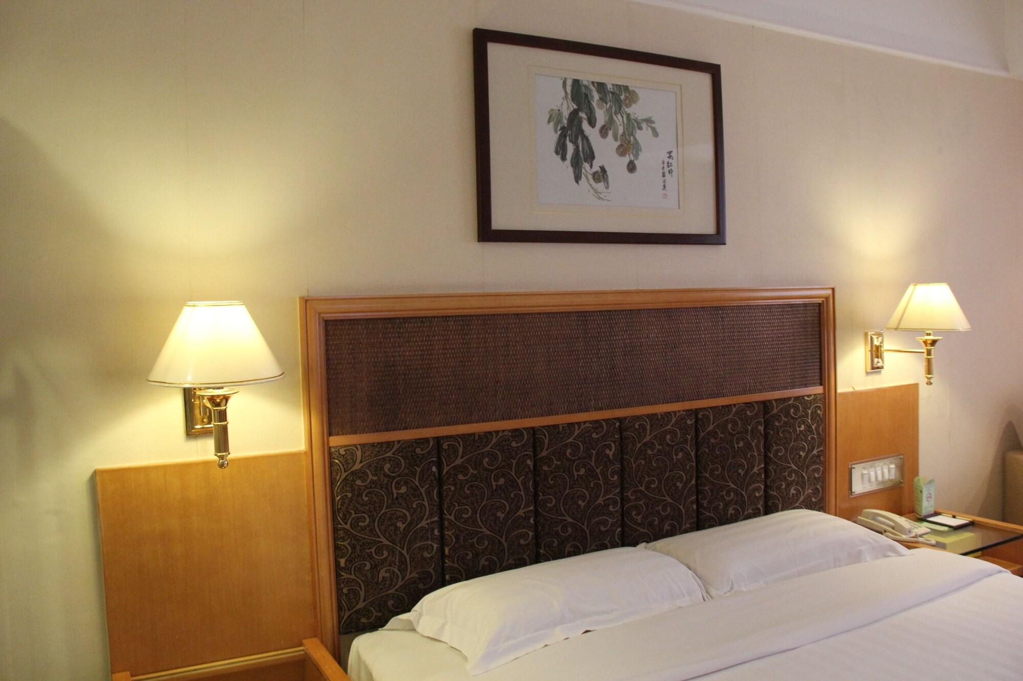 Guangyong Lido Hotel 3*