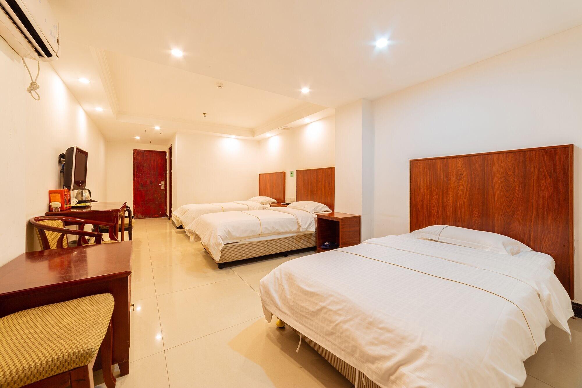 Hotel Junshan - Shuttle Bus For Fair 3*