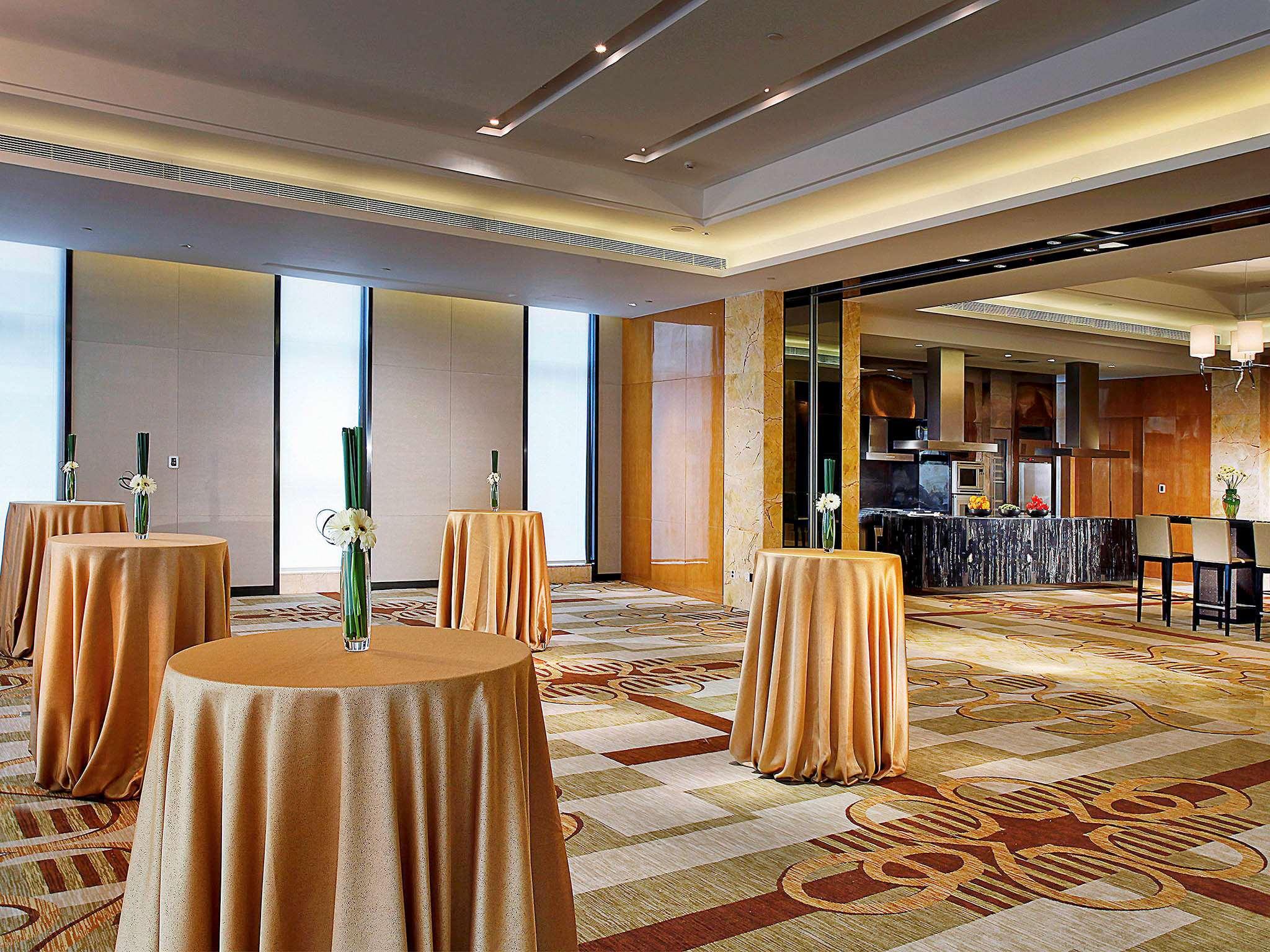 Sofitel Sunrich - Free Shuttle Bus To Fair Complex & Overseas Buyer Registration Services During Fair Period Hotel 5*