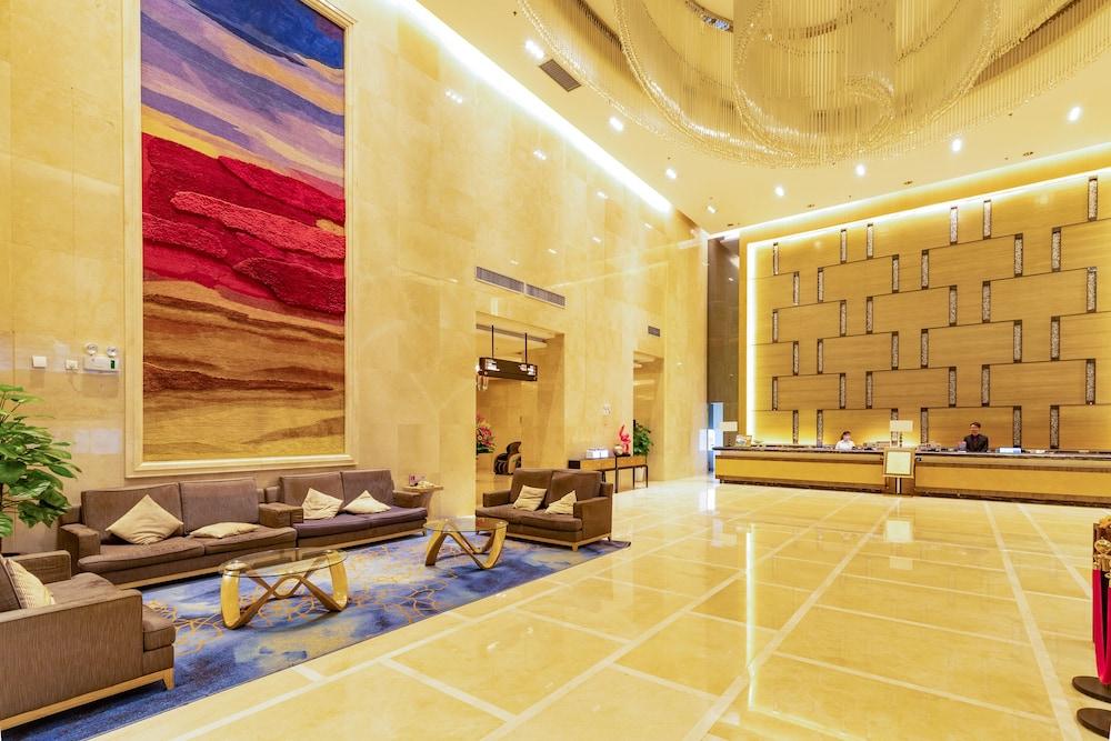Hotel Pearl River International - Canmetro Line 11 Yijing Lu Station
