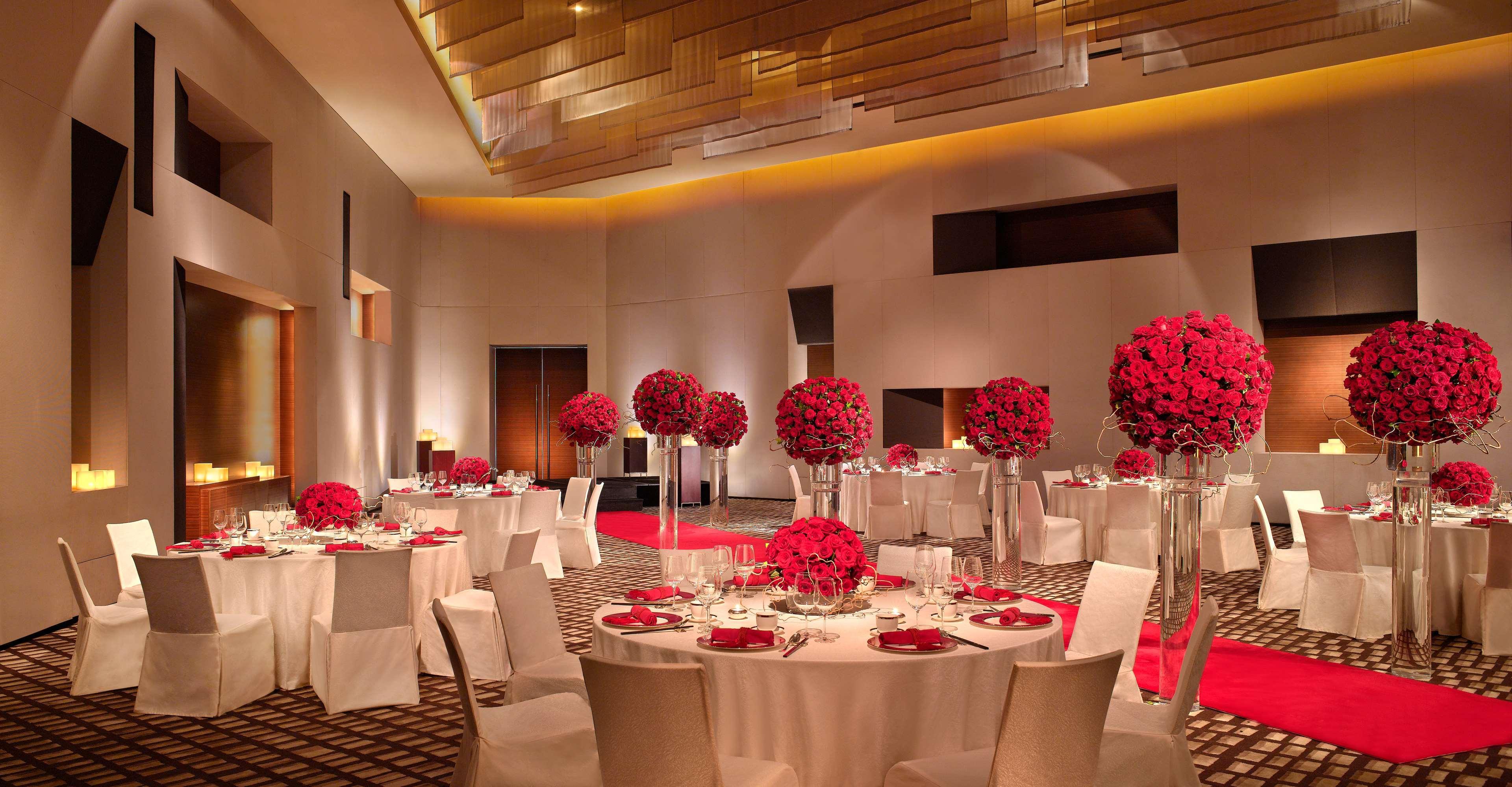 Grand Hyatt - Free Shuttle Between And Exhibition Center During Fair 5*