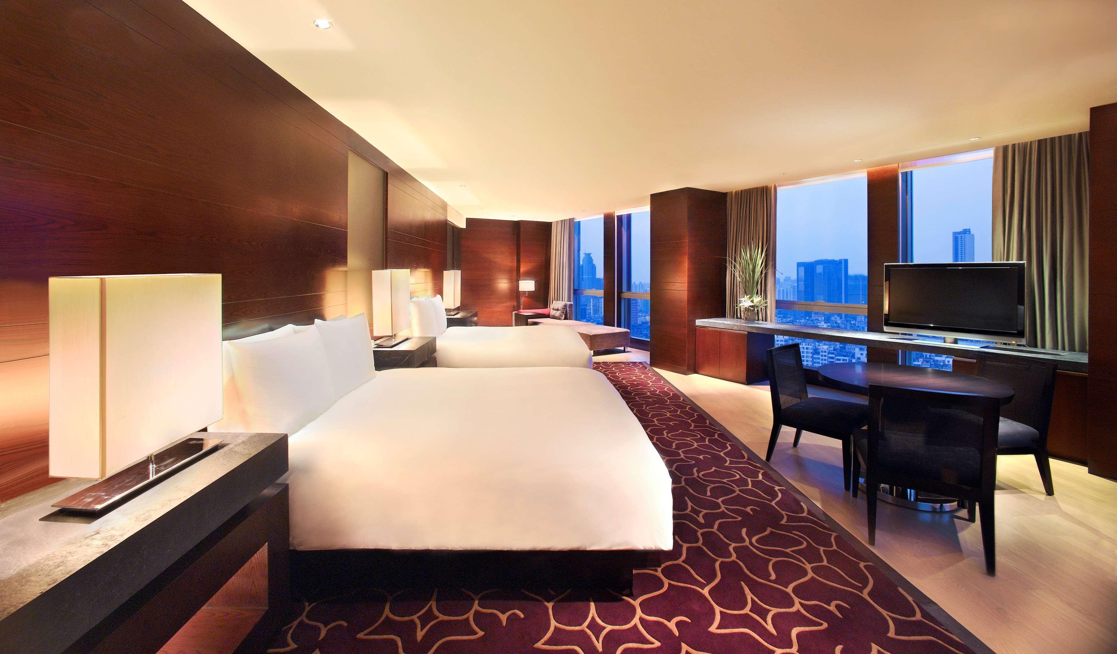 Grand Hyatt - Free Shuttle Between And Exhibition Center During Fair Hotel 5*