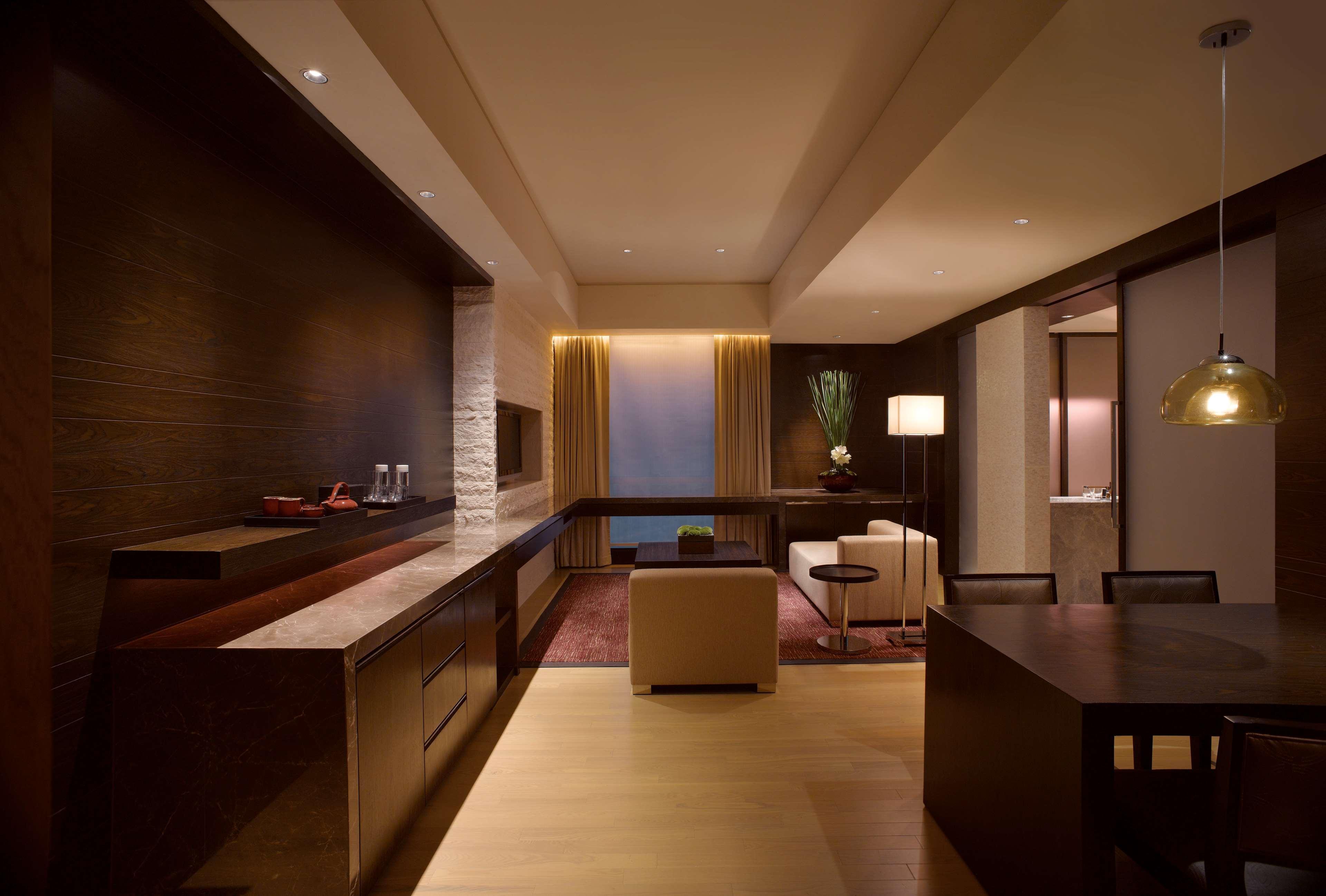 Grand Hyatt - Free Shuttle Between And Exhibition Center During Fair Guangzhou