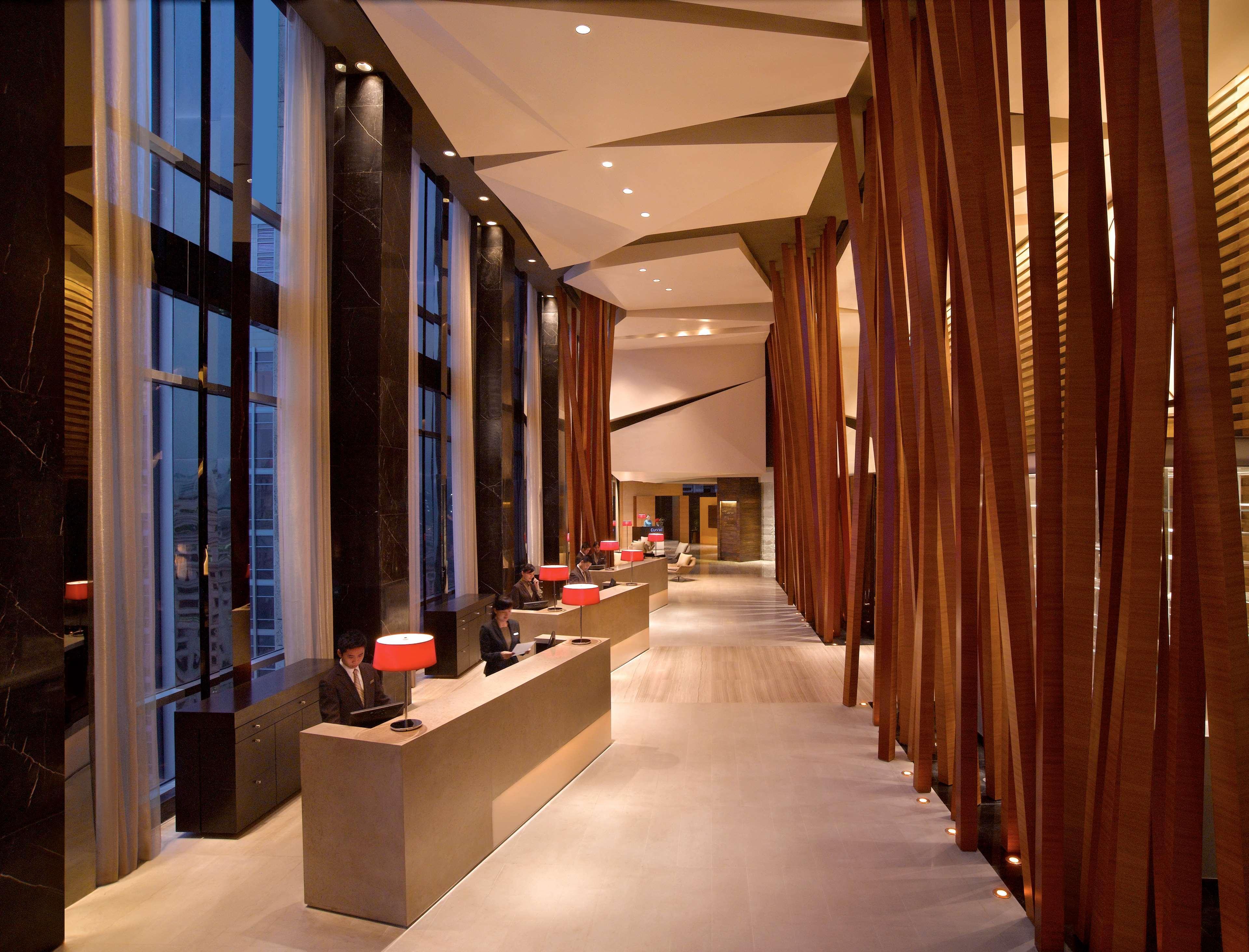 Hotel Grand Hyatt - Free Shuttle Between And Exhibition Center During Fair 5*