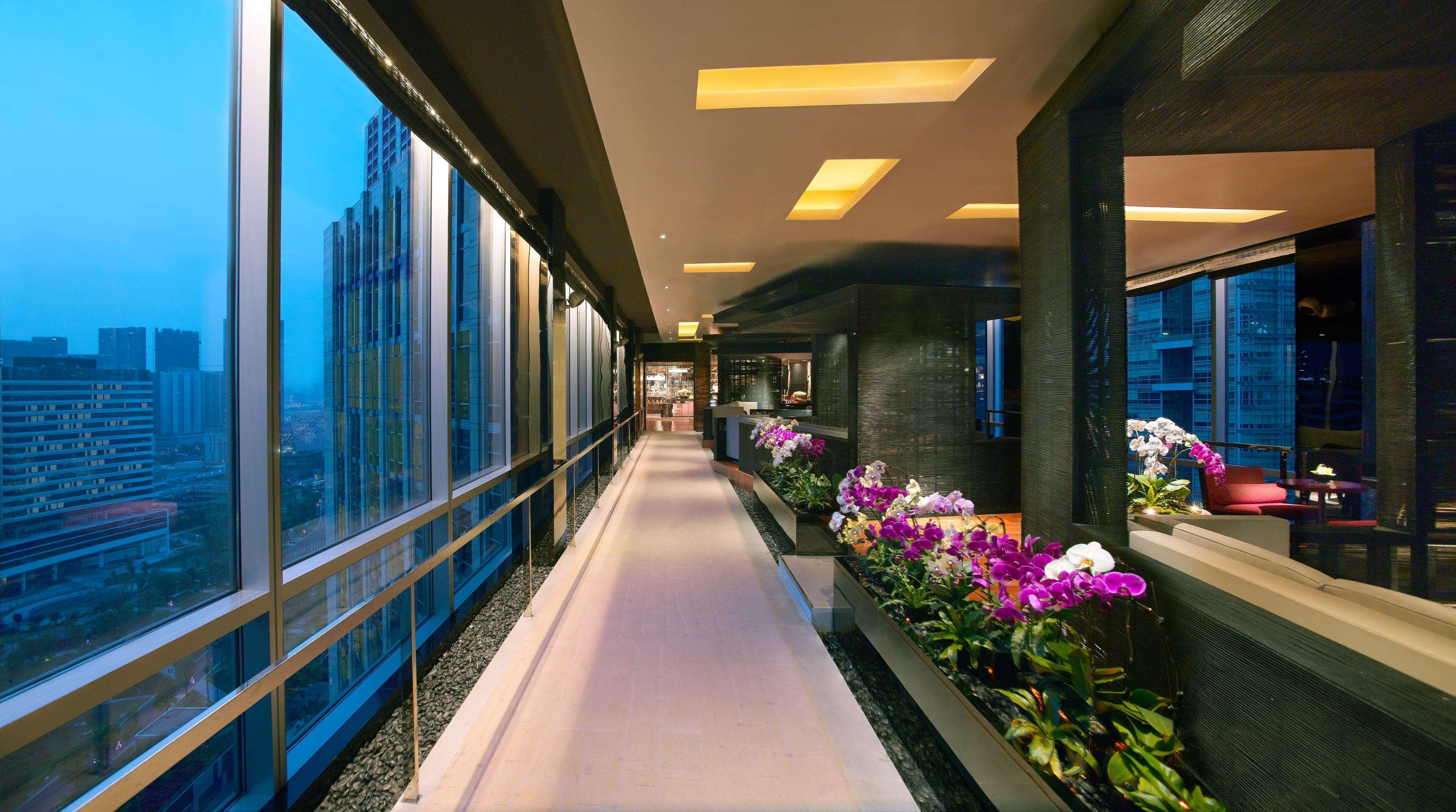 Grand Hyatt - Free Shuttle Between And Exhibition Center During Fair