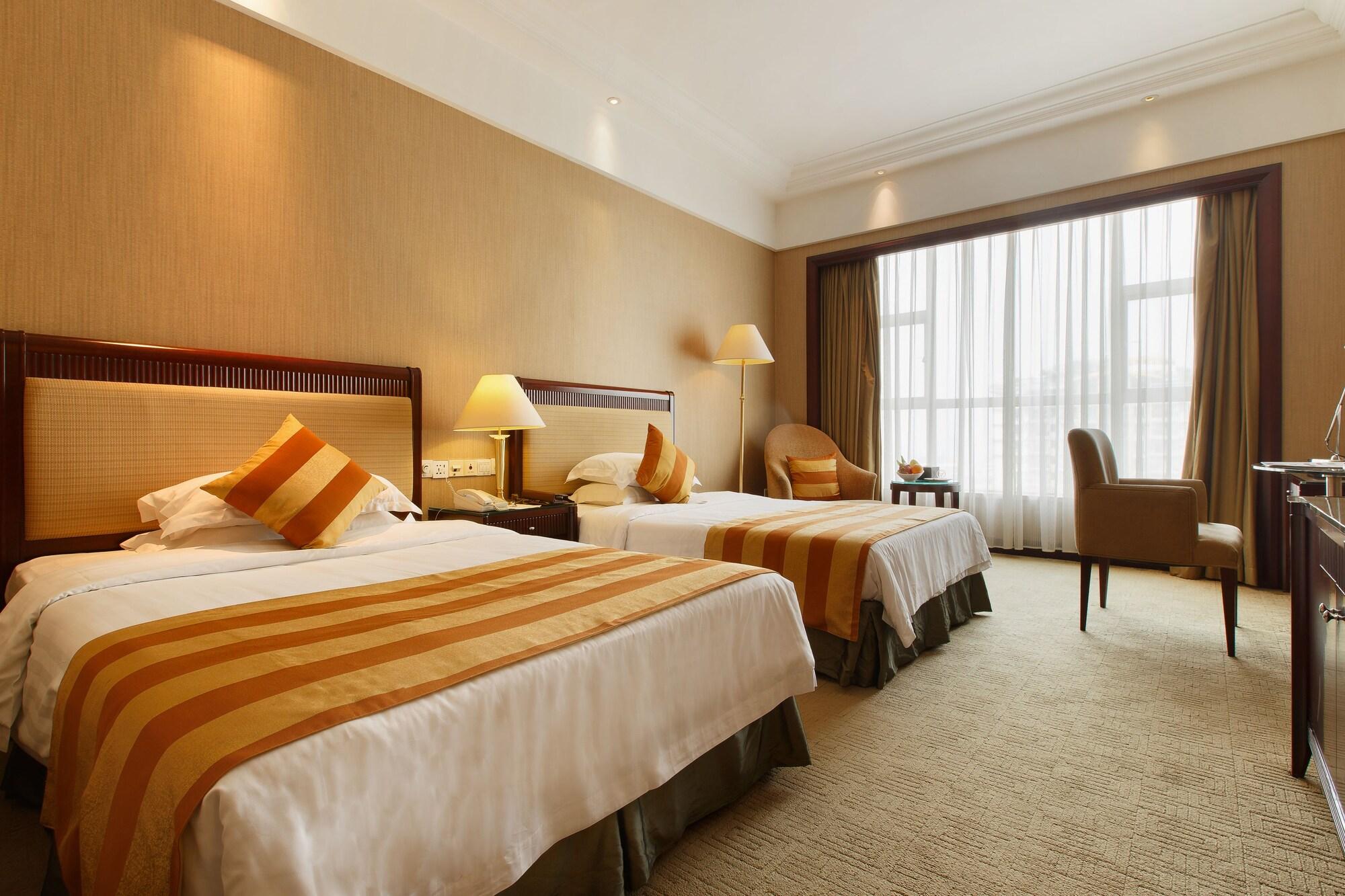Hotel Grand Royal
