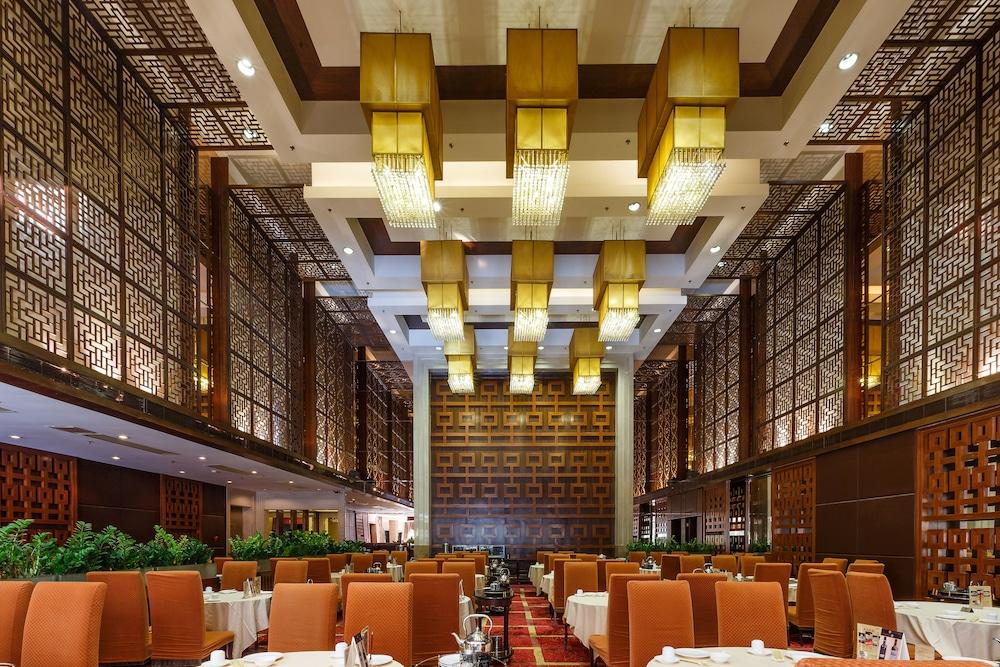 Hotel Grand Royal