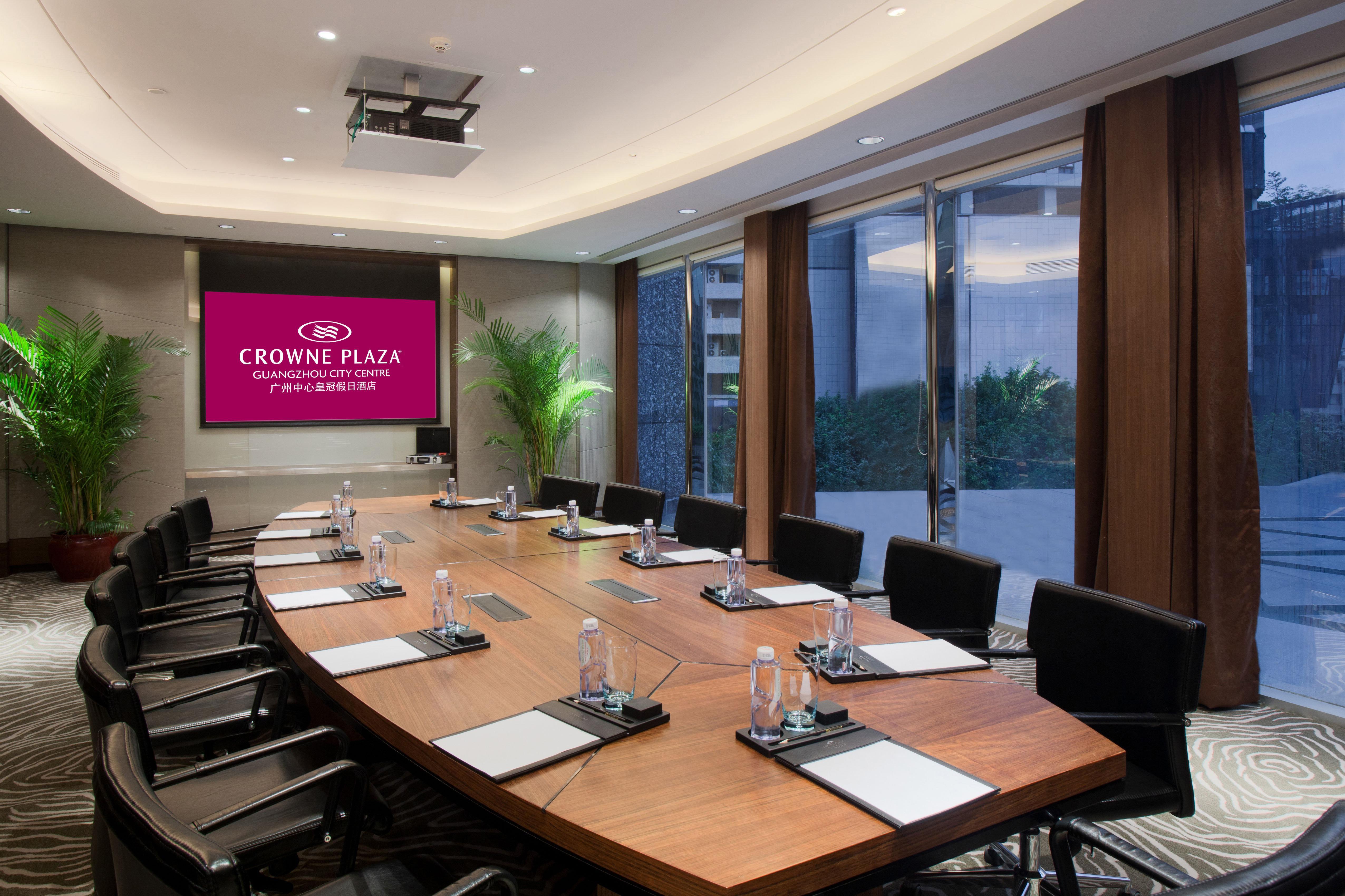 Crowne Plaza Centre By Ihg - Free Shuttle Between And Exhibition Center During Fair & Exhibitor Registration Counter 5* Guangzhou