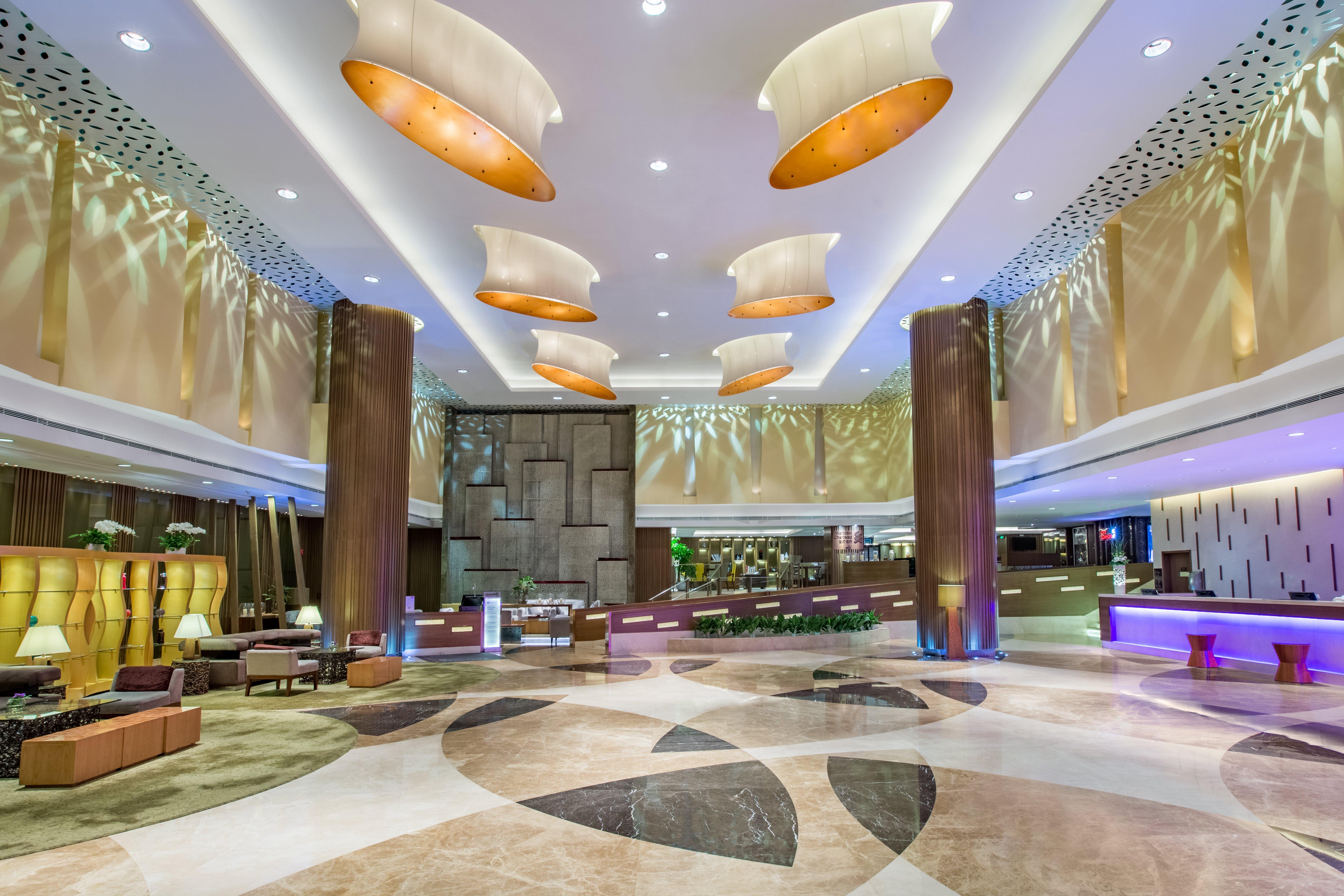 Crowne Plaza Centre By Ihg - Free Shuttle Between And Exhibition Center During Fair & Exhibitor Registration Counter 5*
