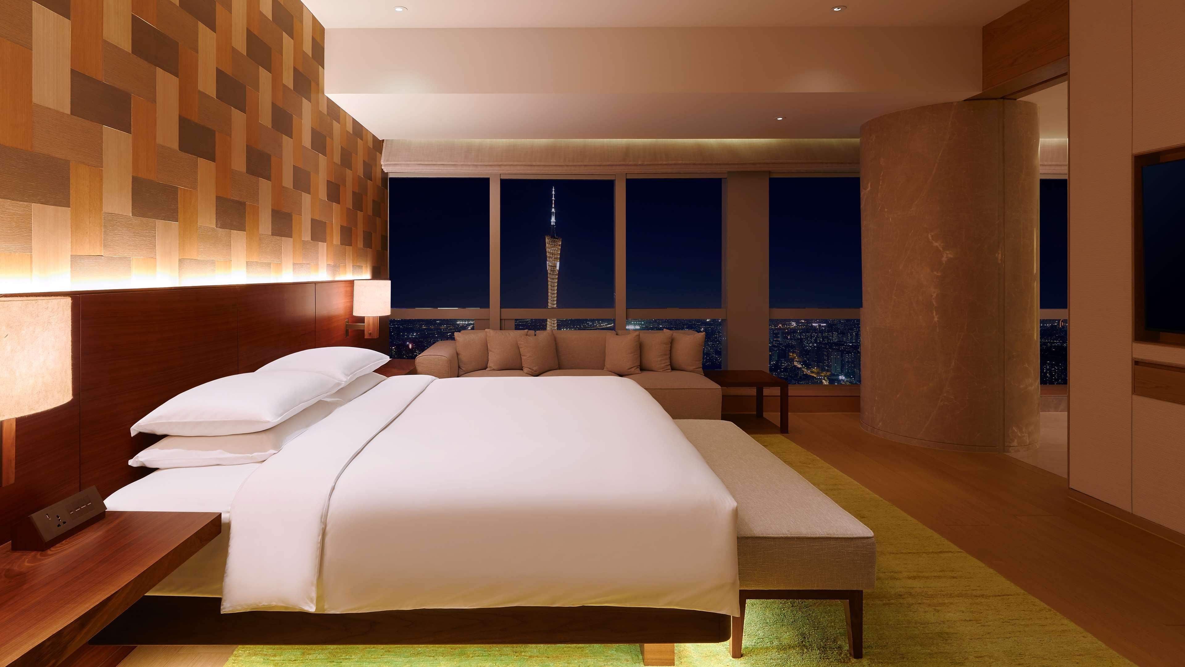 Park Hyatt - Free Shuttle Bus To Fair Complex & Overseas Buyer Registration Services During 14th Apr To 4th 5*