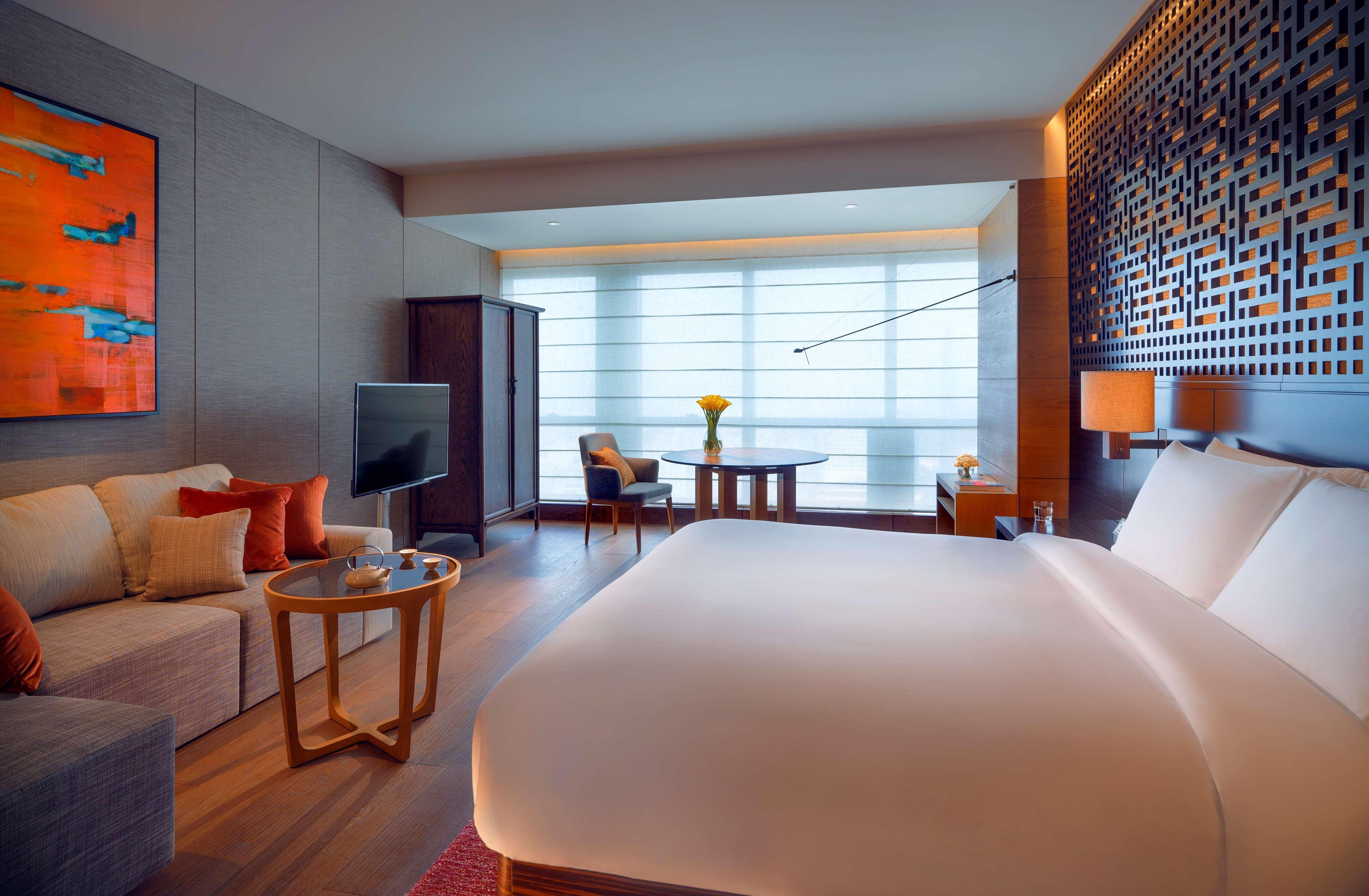 Hotel Park Hyatt - Free Shuttle Bus To Fair Complex & Overseas Buyer Registration Services During 14th Apr To 4th Guangzhou