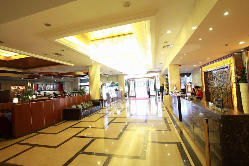 Fortune Hotel