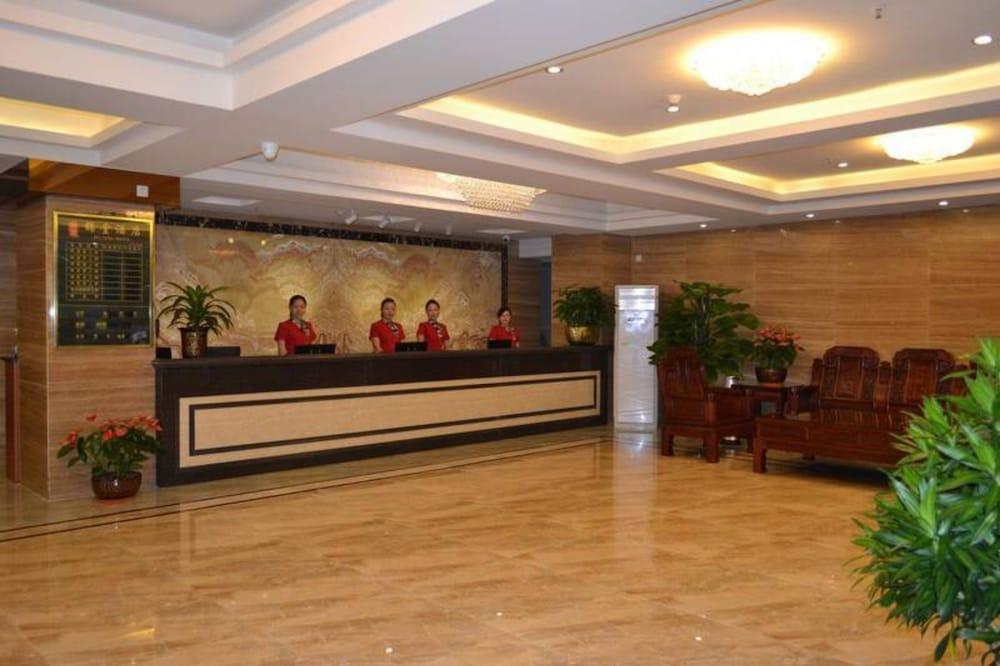 Hotel Jintang 3*