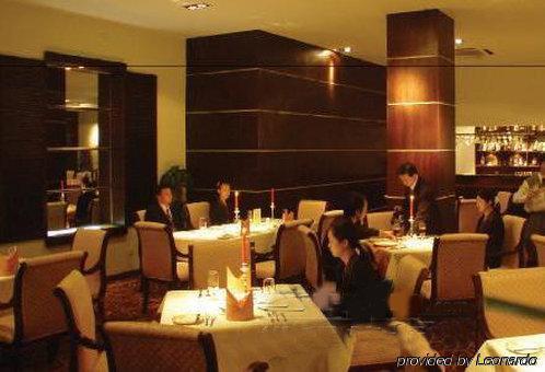 Warm Yes Business Hotel 4*