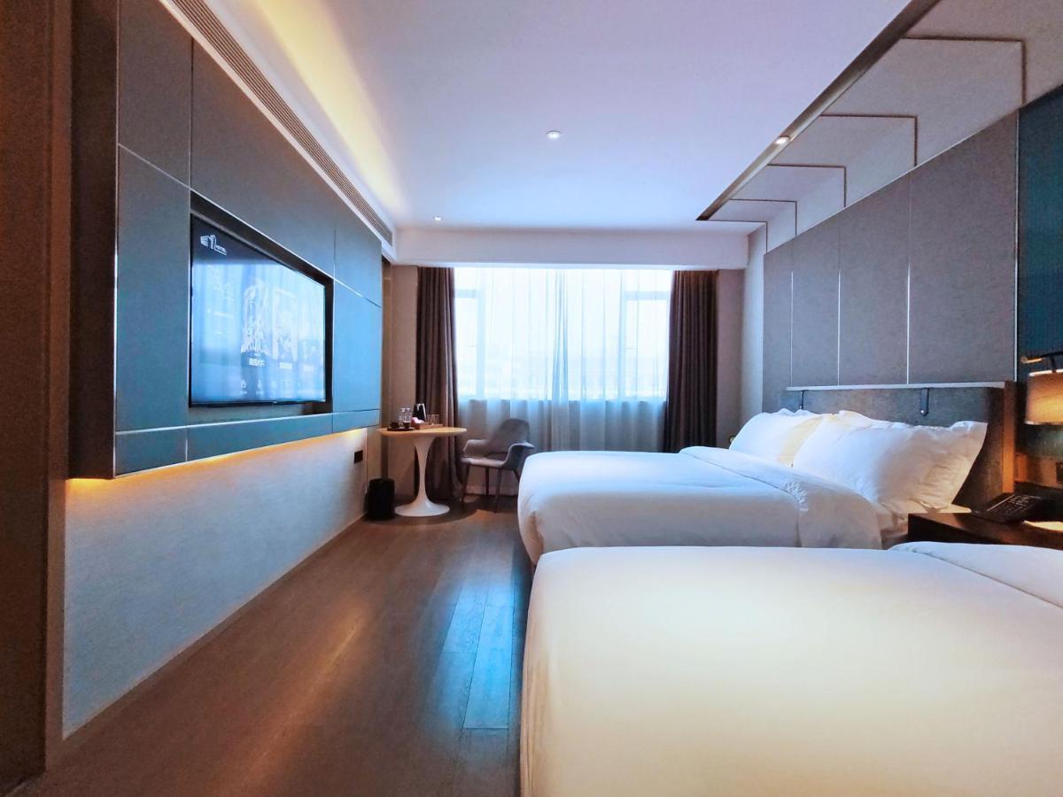 Paco South Railway Station Panyu Changlong Branch Hotel 3*