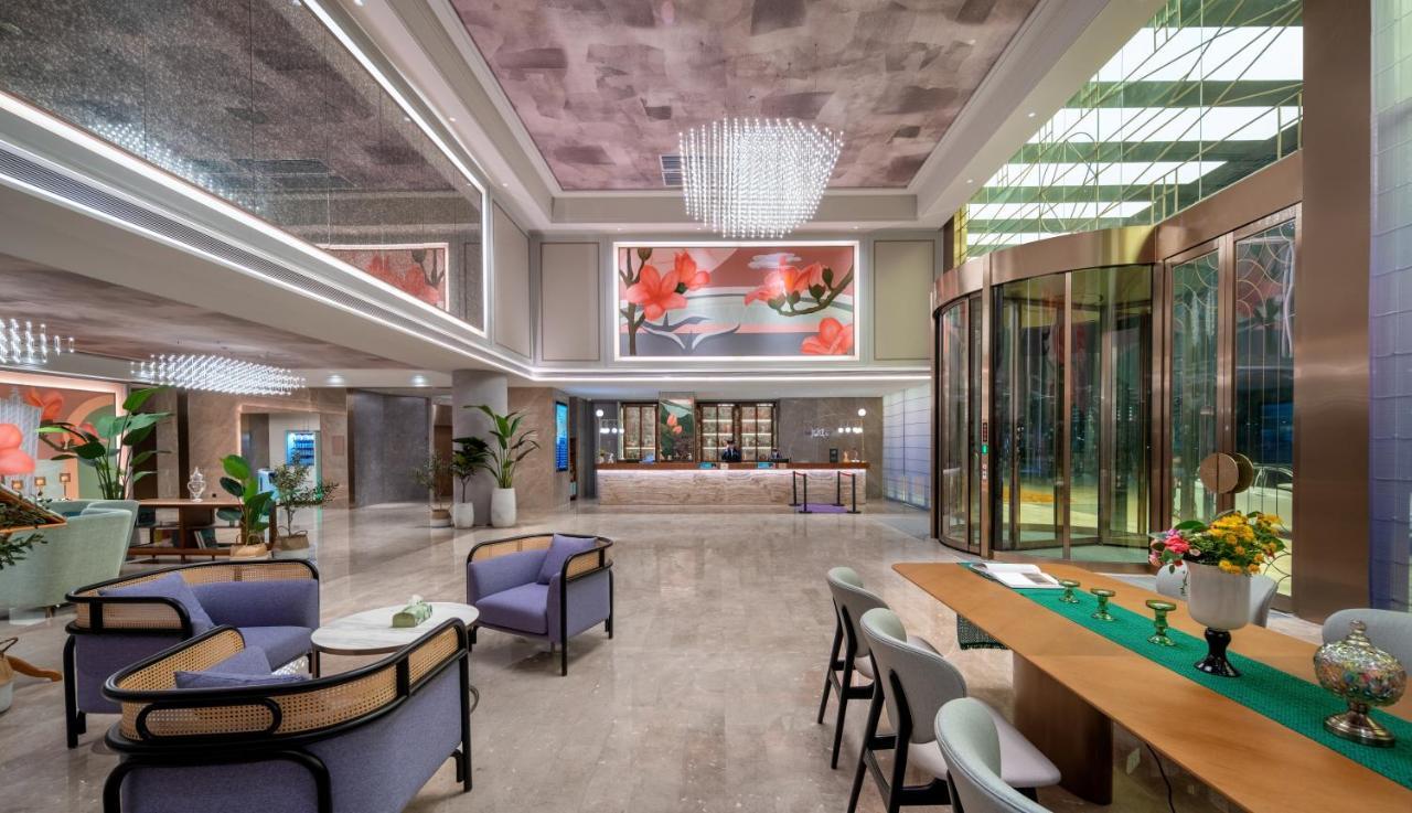Mercure Baiyun International Airport - Airport Free Shuttle Bus Hotel 4*
