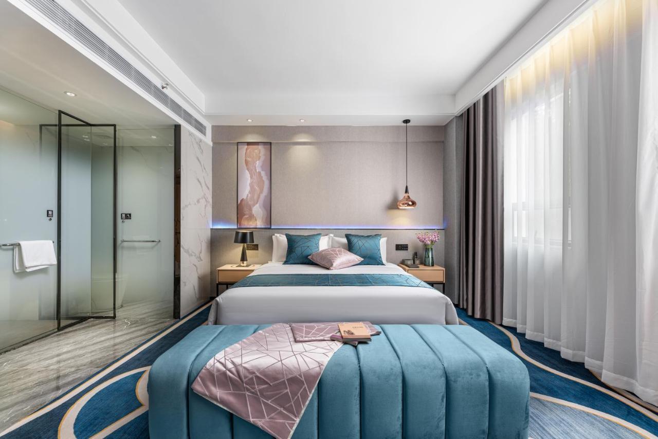 Jinshi Hotel 4*