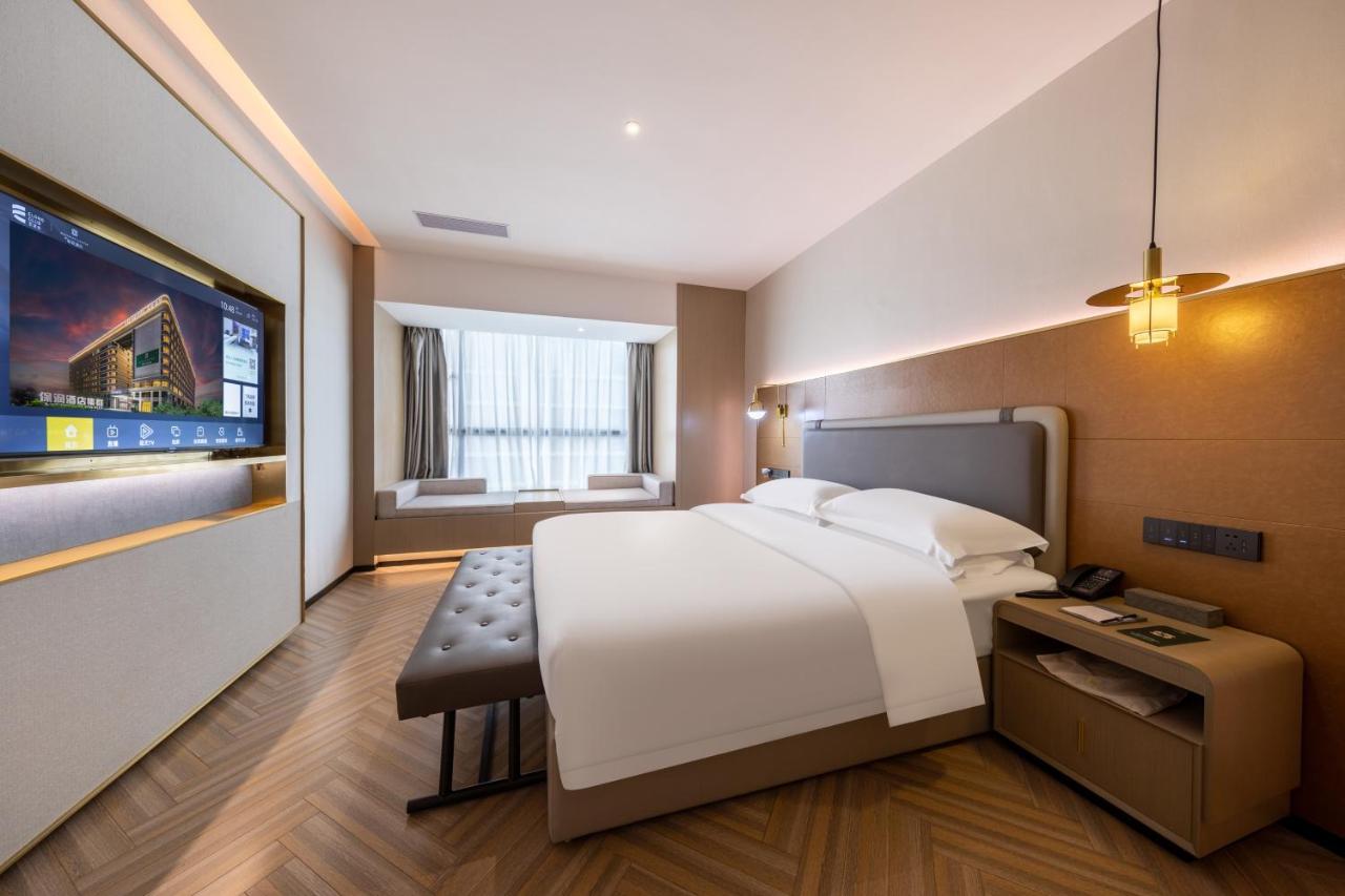 Hotel Baiyun Airport Mehood Liz Free Shuttle Bus To The 137th Fair Complex & Official Registration Agency