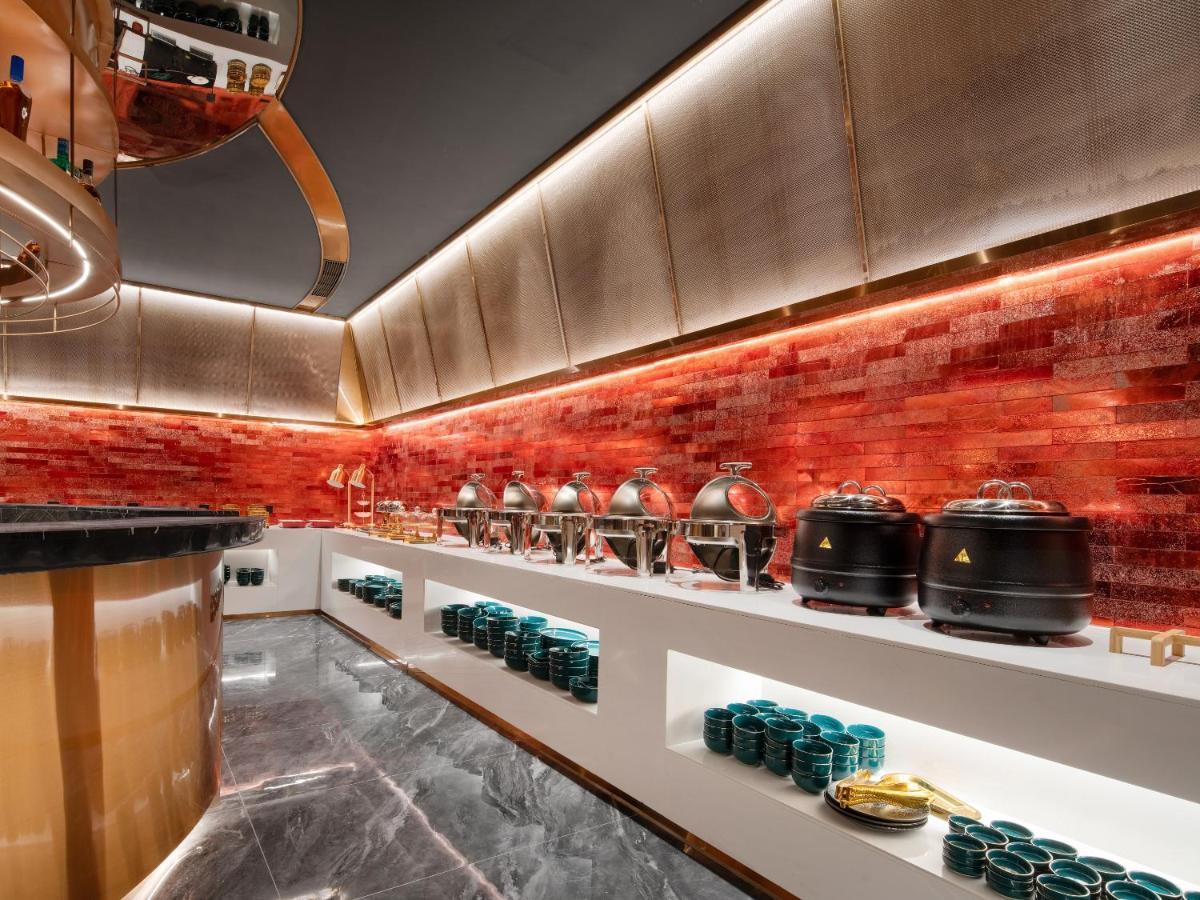 Hotel Echarm International Hotel Zhujiang New Town Wuyangcun Metro Station - Free Deliver Service To Canton Fair Complex Once A Day During Canton Fair Period 4*