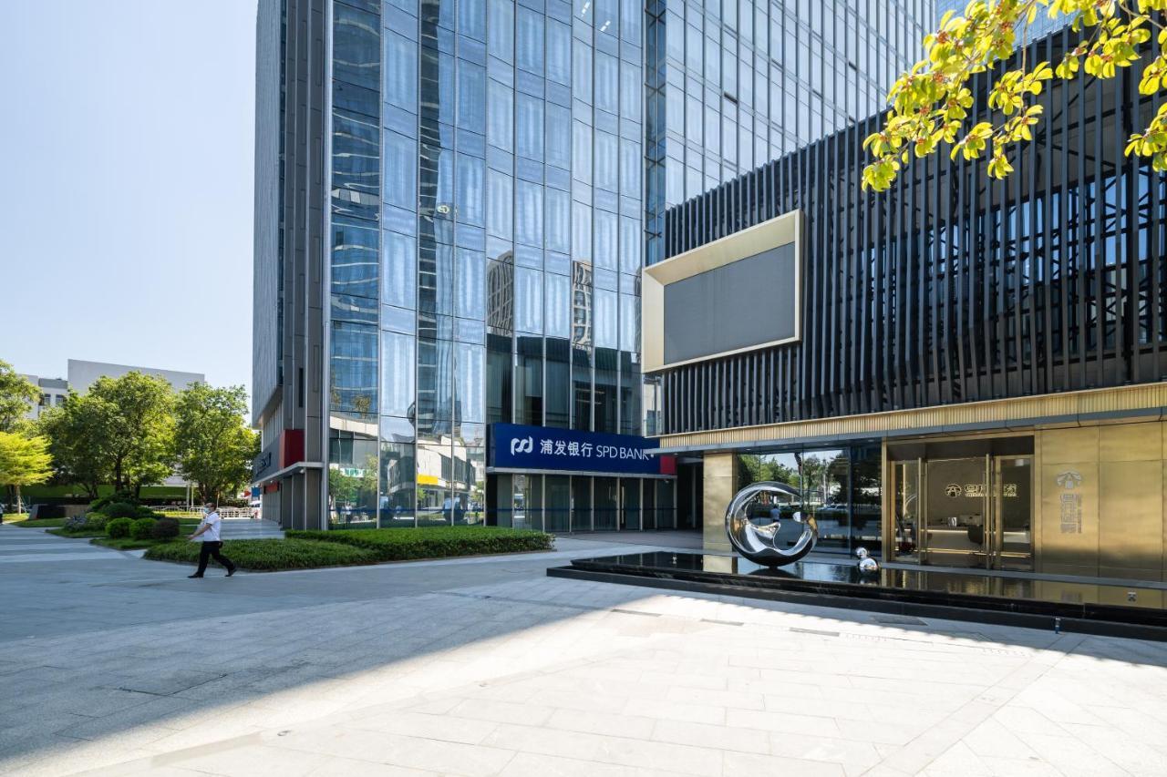 Livetour Shenzhou Road Metro
