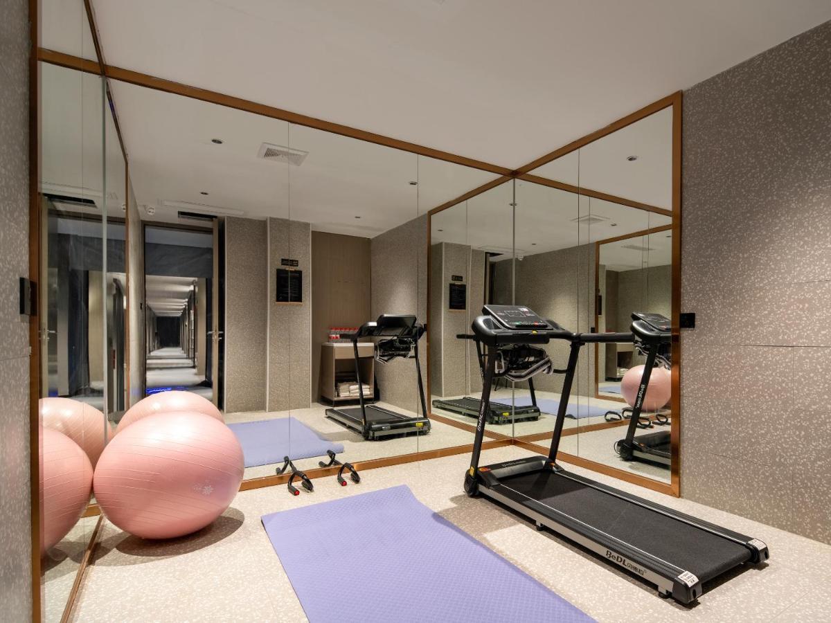 Hotel Echarm International Hotel Zhujiang New Town Wuyangcun Metro Station - Free Deliver Service To Canton Fair Complex Once A Day During Canton Fair Period 4*