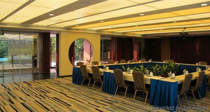 Baiyun Lakeside Resort 4*