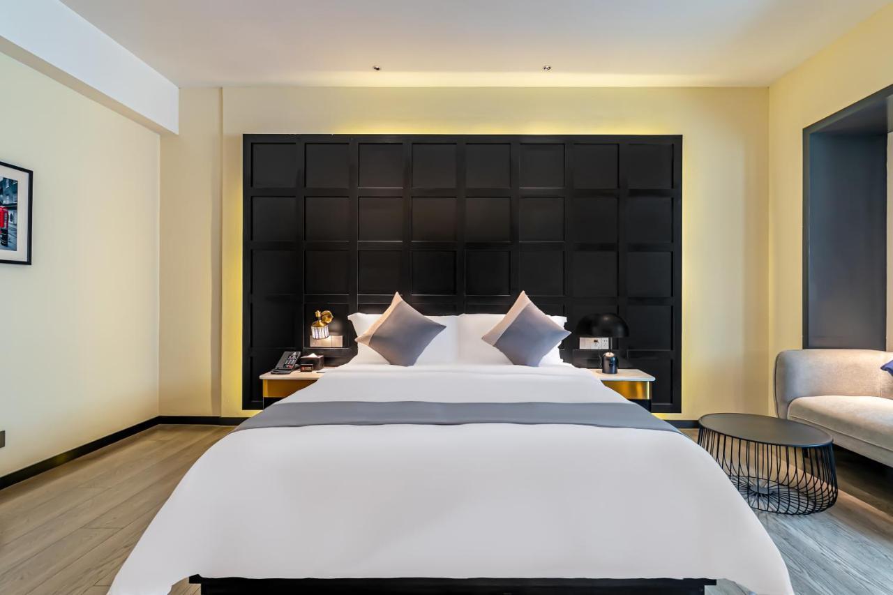 Empathy - East Railway Station Tianhe Sports Center Hotel