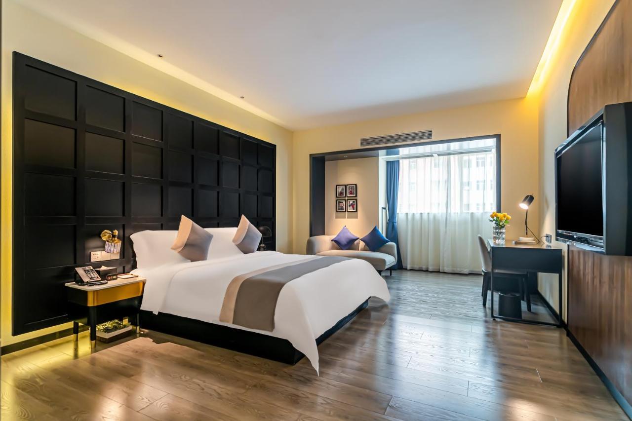 Hotel Empathy - East Railway Station Tianhe Sports Center 4*