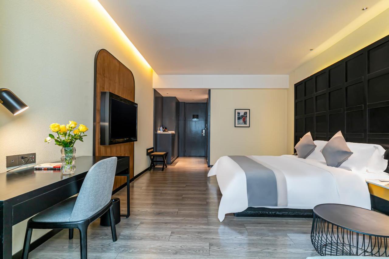 Empathy - East Railway Station Tianhe Sports Center Hotel 4*