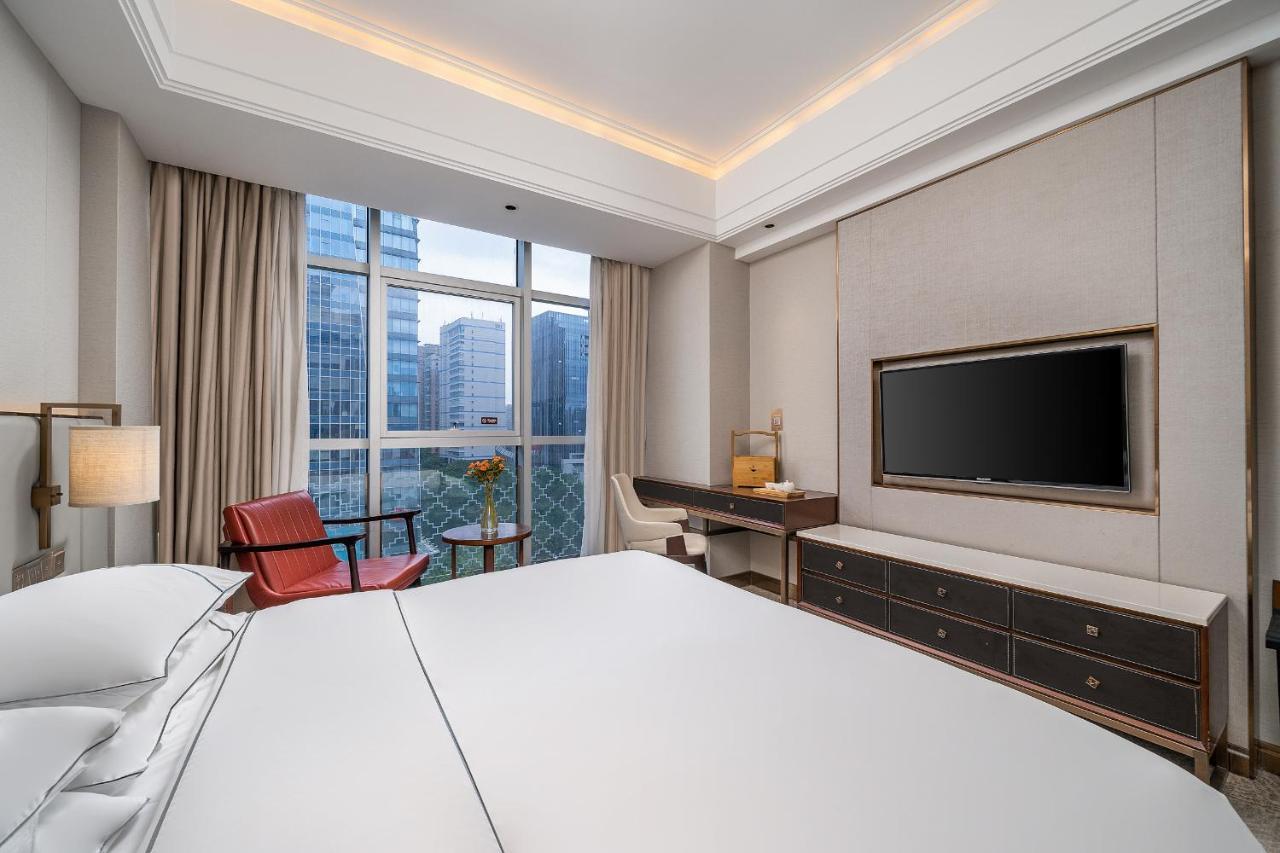 Hotel Lucky International Pazhou Convention And Exhibition Center Zhujiang New Town Branch - Free Shuttle Bus To Fair Complex During Fair Period & Overseas Buyers Registration Service & Free Vpn Internet Access 4*