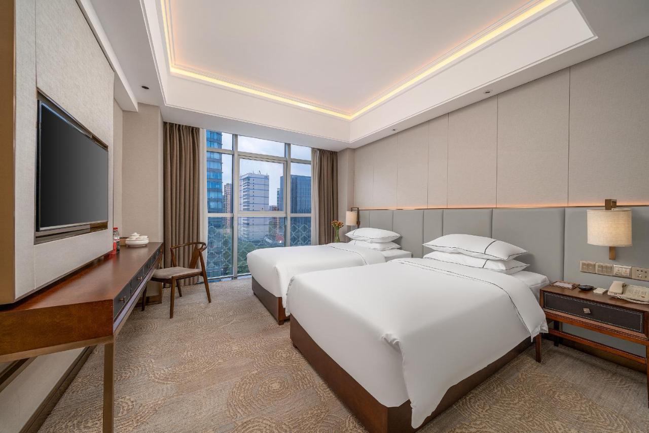 Hotel Lucky International Pazhou Convention And Exhibition Center Zhujiang New Town Branch - Free Shuttle Bus To Fair Complex During Fair Period & Overseas Buyers Registration Service & Free Vpn Internet Access 4*