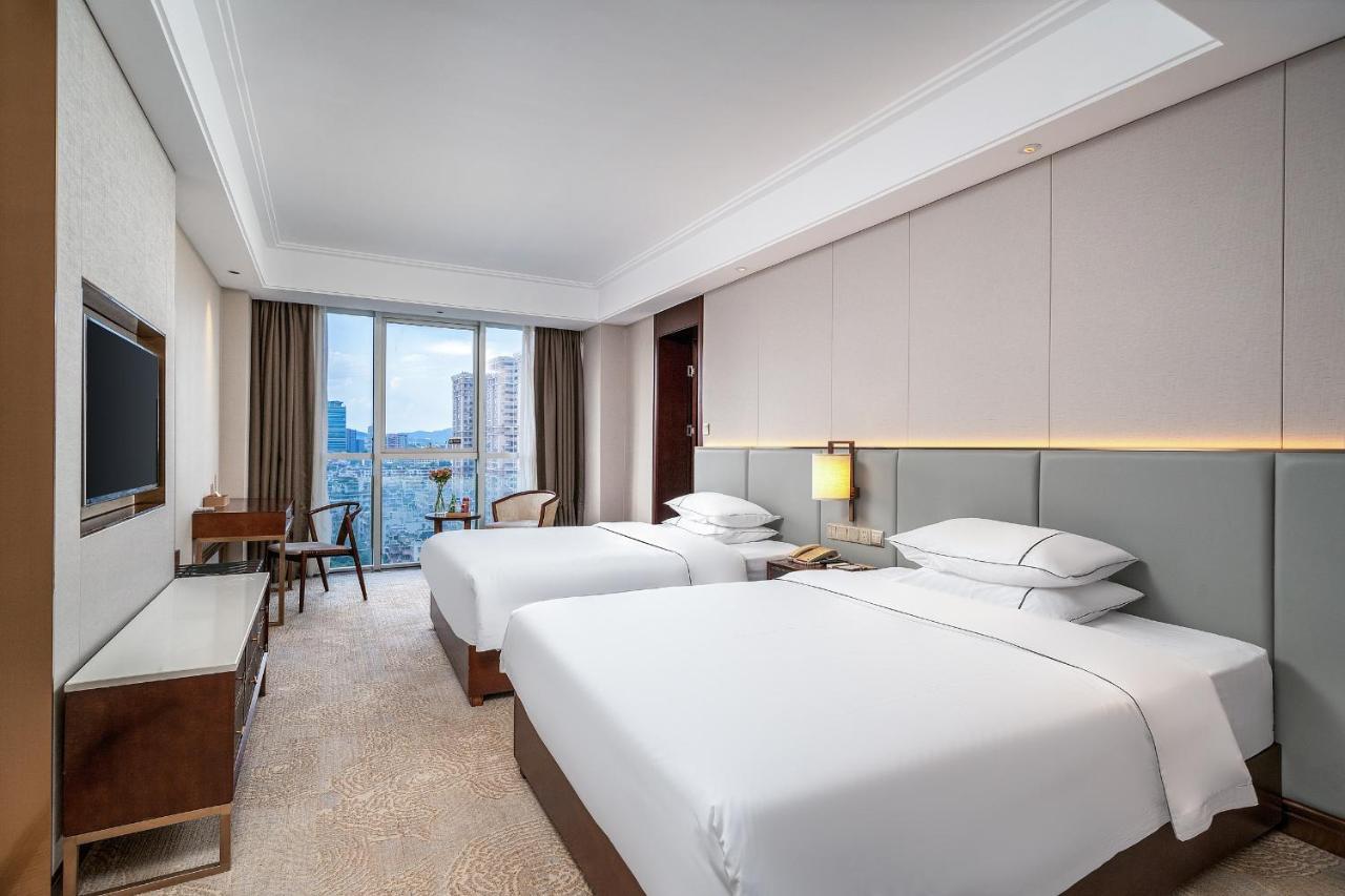 Lucky International Pazhou Convention And Exhibition Center Zhujiang New Town Branch - Free Shuttle Bus To Fair Complex During Fair Period & Overseas Buyers Registration Service & Free Vpn Internet Access