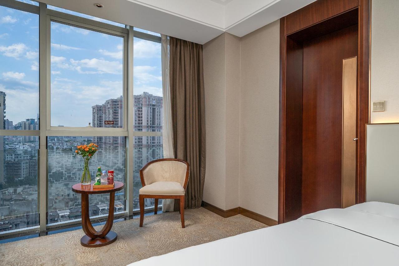 Hotel Lucky International Pazhou Convention And Exhibition Center Zhujiang New Town Branch - Free Shuttle Bus To Fair Complex During Fair Period & Overseas Buyers Registration Service & Free Vpn Internet Access 4*