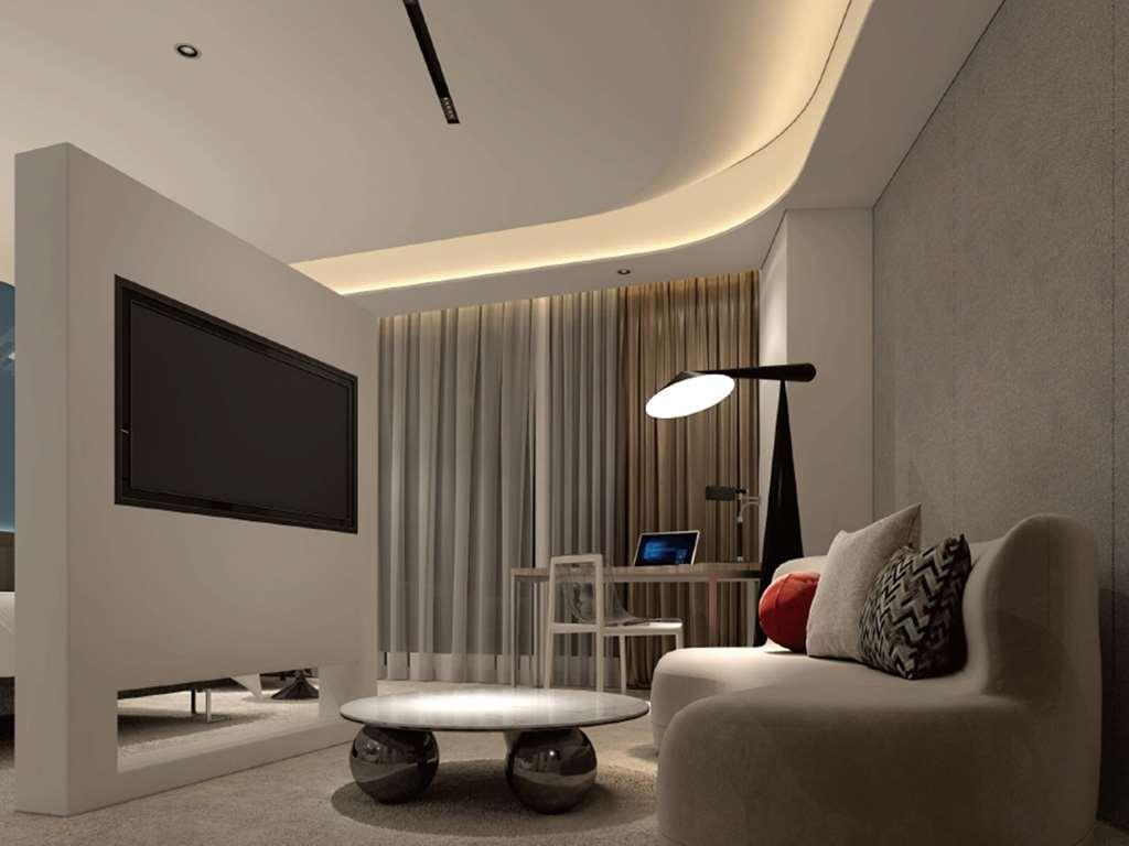Novotel Baiyun Airport Hotel