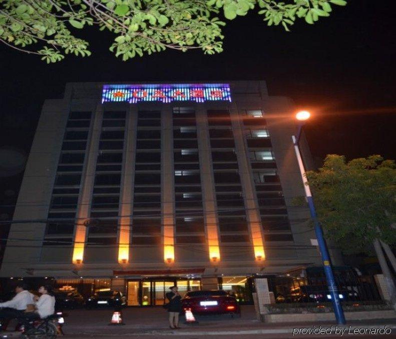 Shi Liu Hotel 3*
